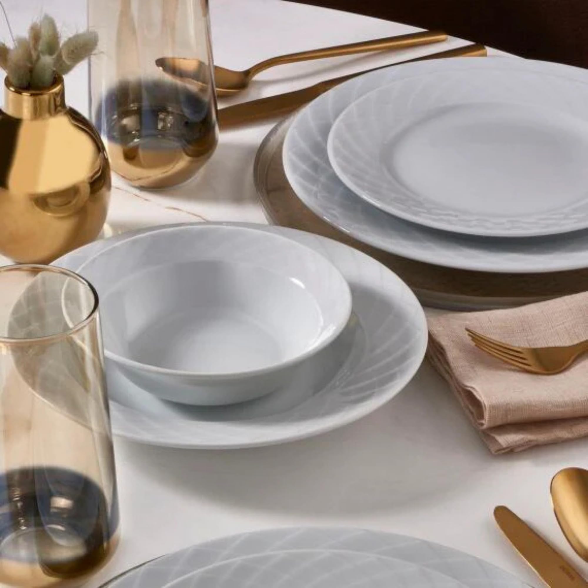 NORDIC SCHILLER Porzellan Tafelservice 24-tlg. Alfa Series, Weiß | für 6 Personen, mit Reliefdekor, Essteller, Dessertteller, Suppenschalen, Servierteller, Spülmaschinengeeignet