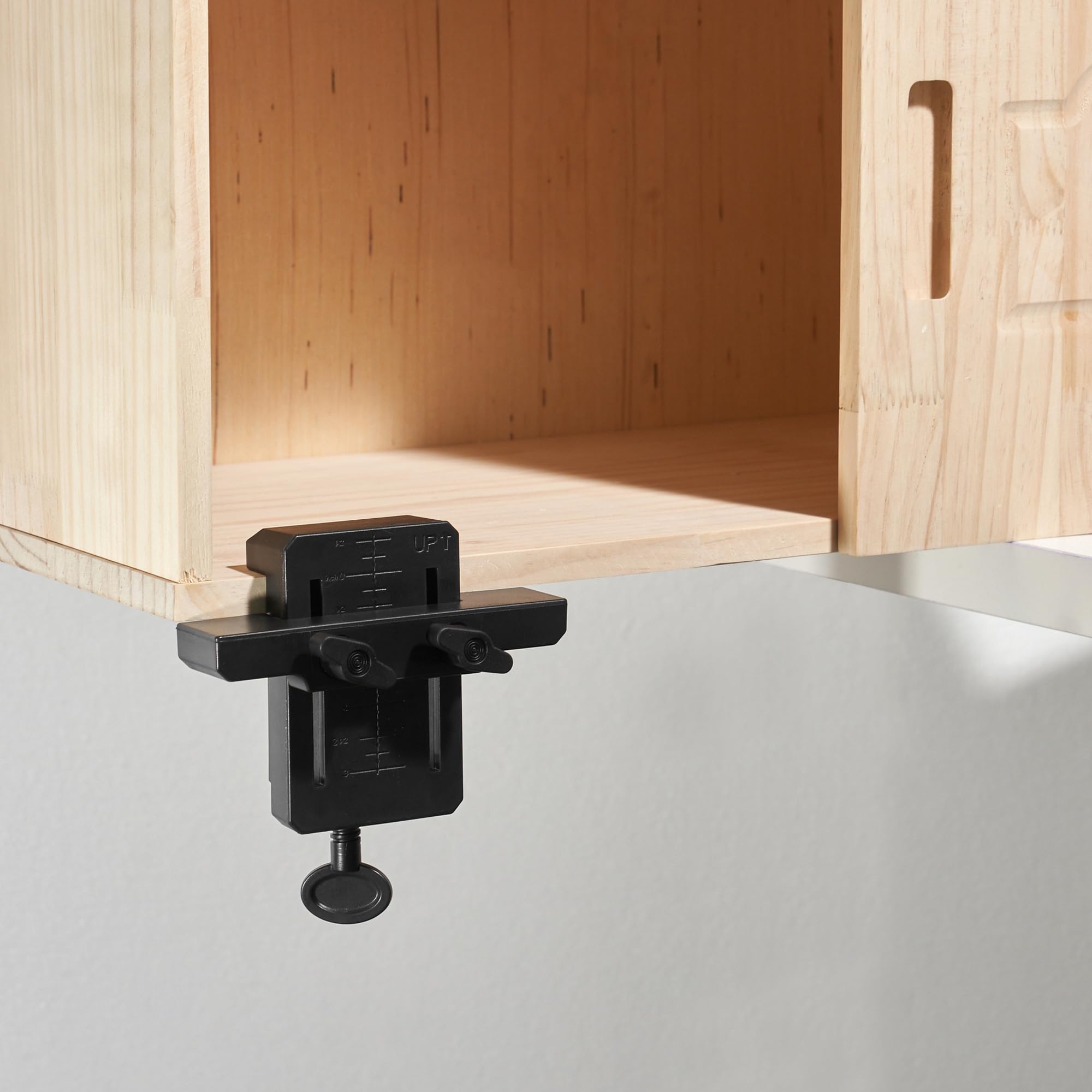 SUQ Positionneur d'Installation De Porte d'Armoire Réglable, Plastique, Clip Auxiliaire De Porte d'Armoire Dispositif d'Installation, Guide De Perçage, Gabarit Polyvalent Pour Le Travail Du