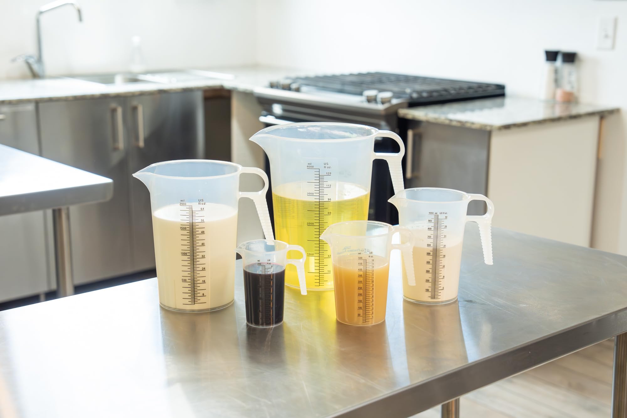 Turnah Dzbanek na miarę – z wygodną tabelą konwersji, bardzo mocna klasa spożywcza o wysokiej odporności chemicznej (907 ml)