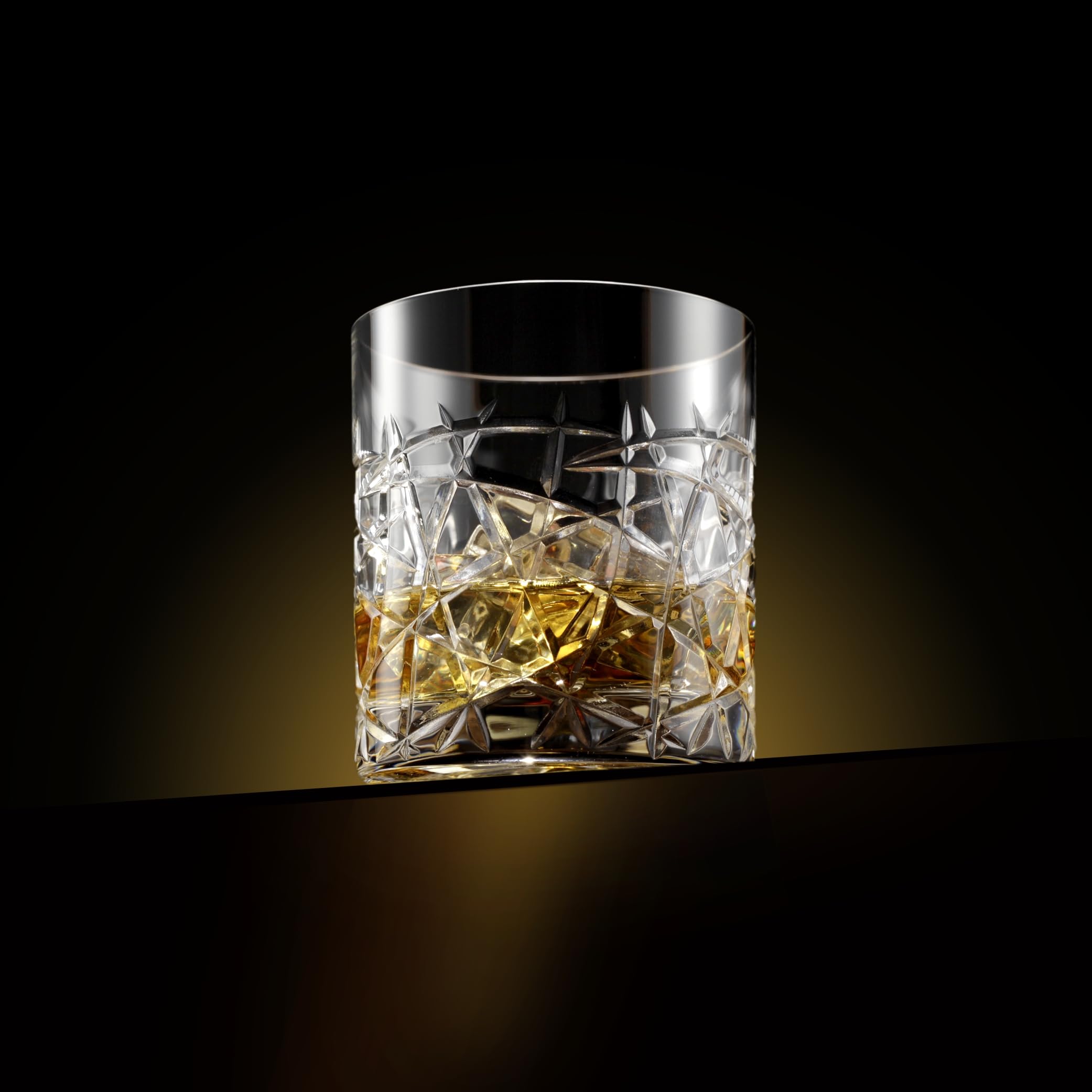 Avallon Lot de 4 verres à whisky en cristal - Élégantes verres sans plomb pour whisky, rhum et cocktails - Artisanat précis - Dans une boîte cadeau - Idéal comme verres à whisky