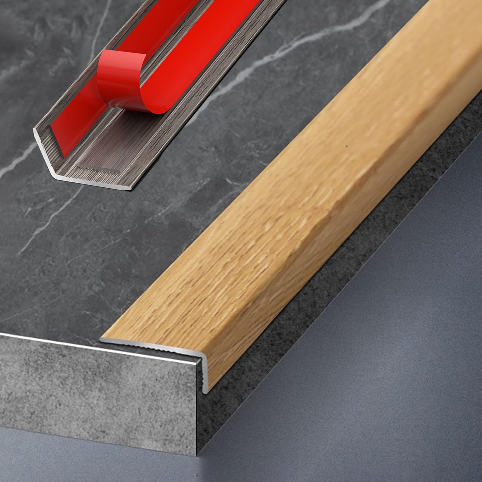 Bordure aluminium autocollante pour réparer et camoufler les bas de portes abîmés