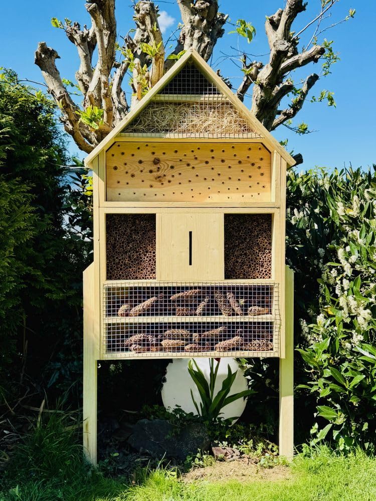 Casetta per insetti da giardino in legno, XXL per api selvatiche, in legno, con supporto, 110 x 79 x 16 cm (altezza x larghezza x profondità), per insetti, resistente alle intemperie, 6 piani