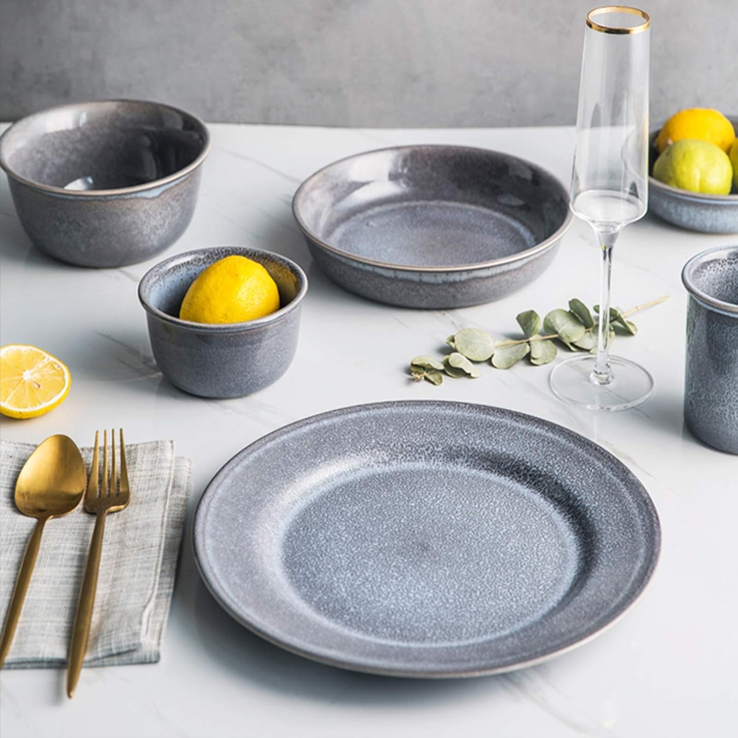 コレクター収集 タイ スワンカローク白濁渇釉 策士像 15～16世紀