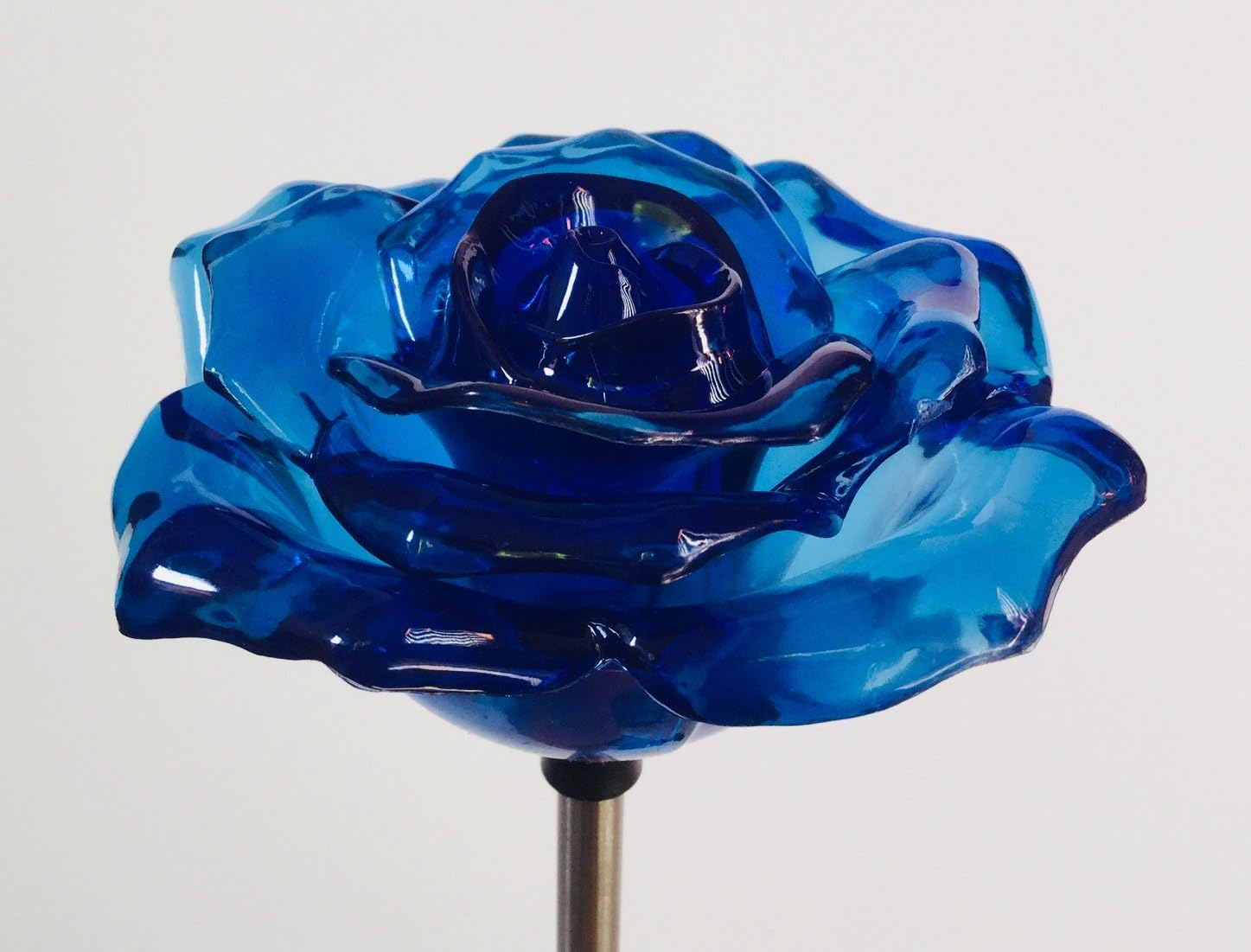 Beautiful Solar Blue Rose Light, Flower Garden Stake Outdoor Yard Decor Landscape LED Lamp Lights, Great Gift