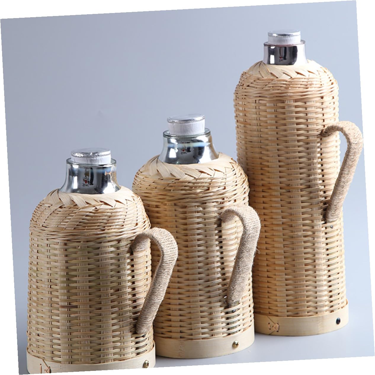 Bottiglia Termica 2l in Vetro e Bambù Rattan per Casa | Lavorazione Accurata, Stile Retrò, Adatta a Decorazione Domestica, per Appassionati di Tè