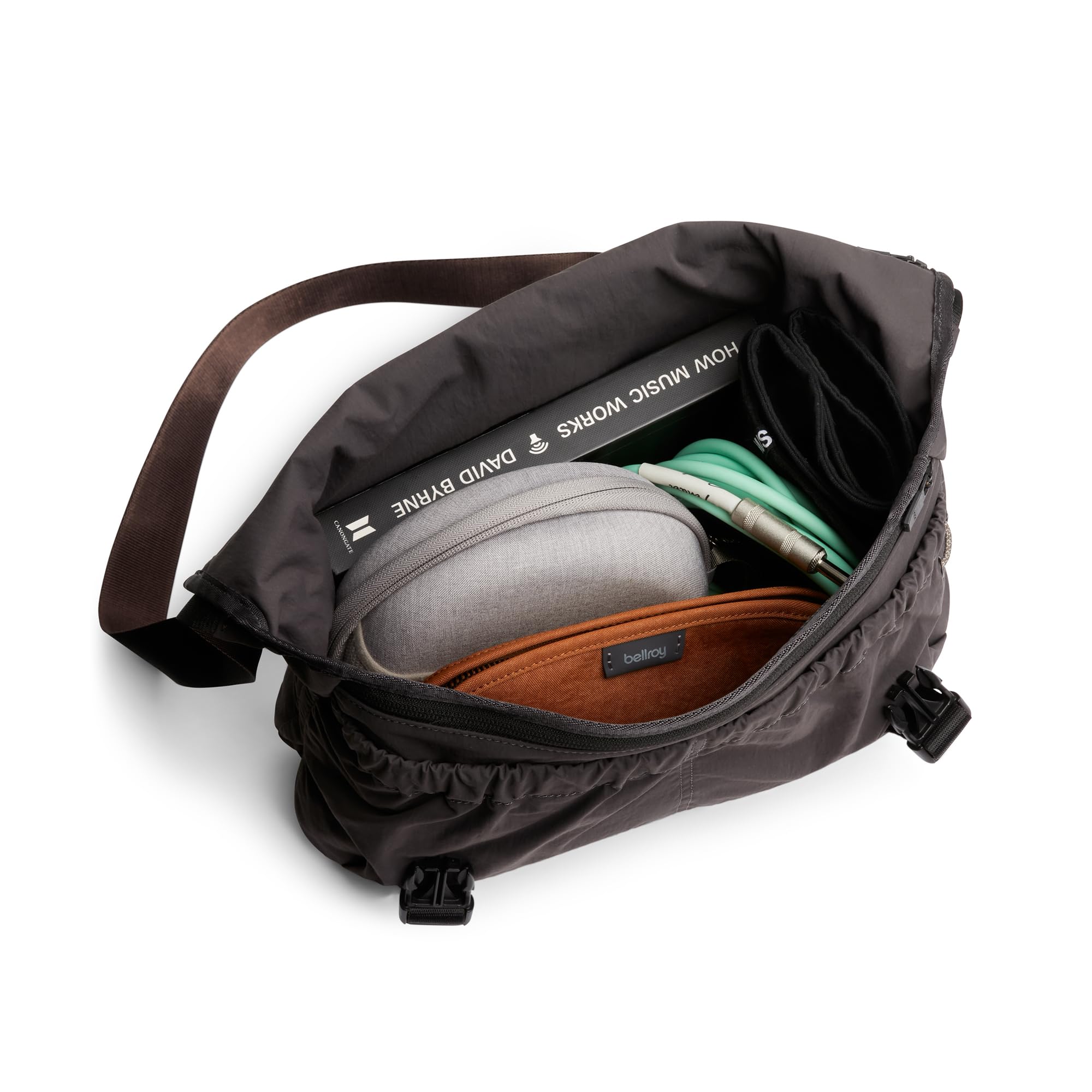 Bellroy Cinch Messenger (borsa a tracolla leggera da 12 litri, tessuto resistente all'acqua, organizzazione senza sforzo) - Charcoal