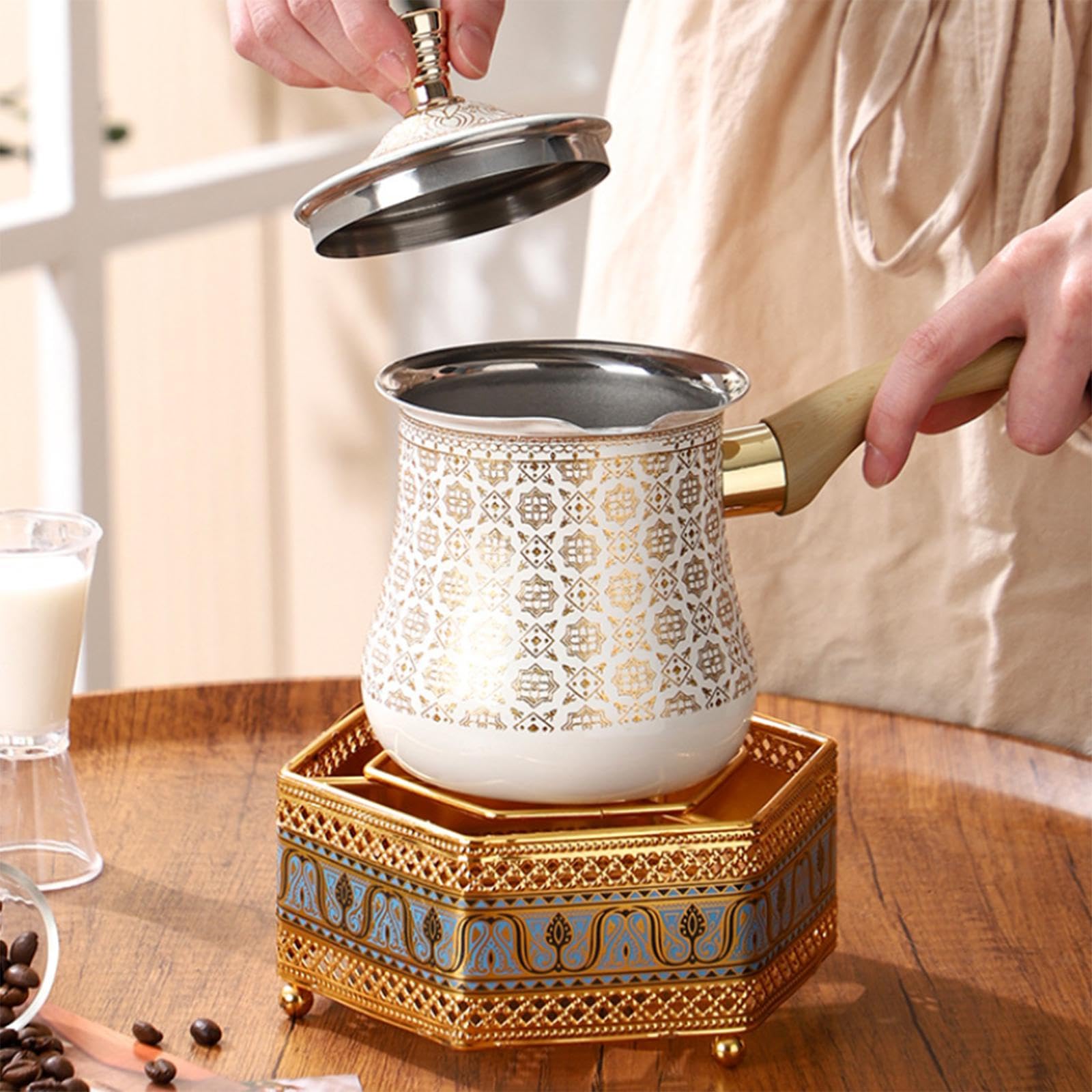perfk Caffettiera turca, caffettiera per sciogliere il burro con manico in legno, da fornello, scaldalatte per cucina e ristorante, 550ml