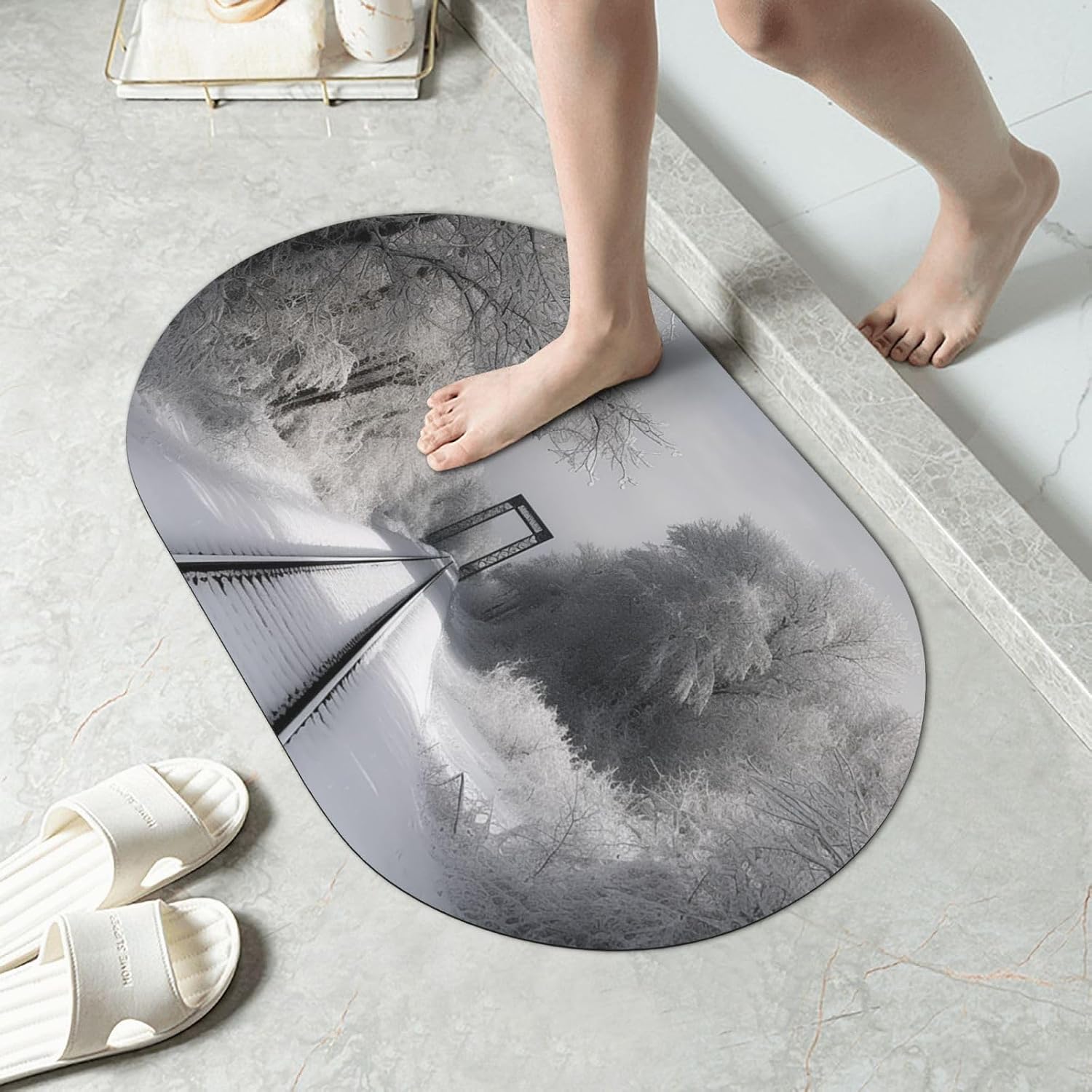 Snowy Train Tracks Diatomaceous Earth Bath Mat Soft Bathtub Mat Rugs Non Slip-Super Absorbent Bathroom Floor Mat Quick Dry Diatomaceous Bath Mats for Bathroom 23.6 X 15.7 Inches