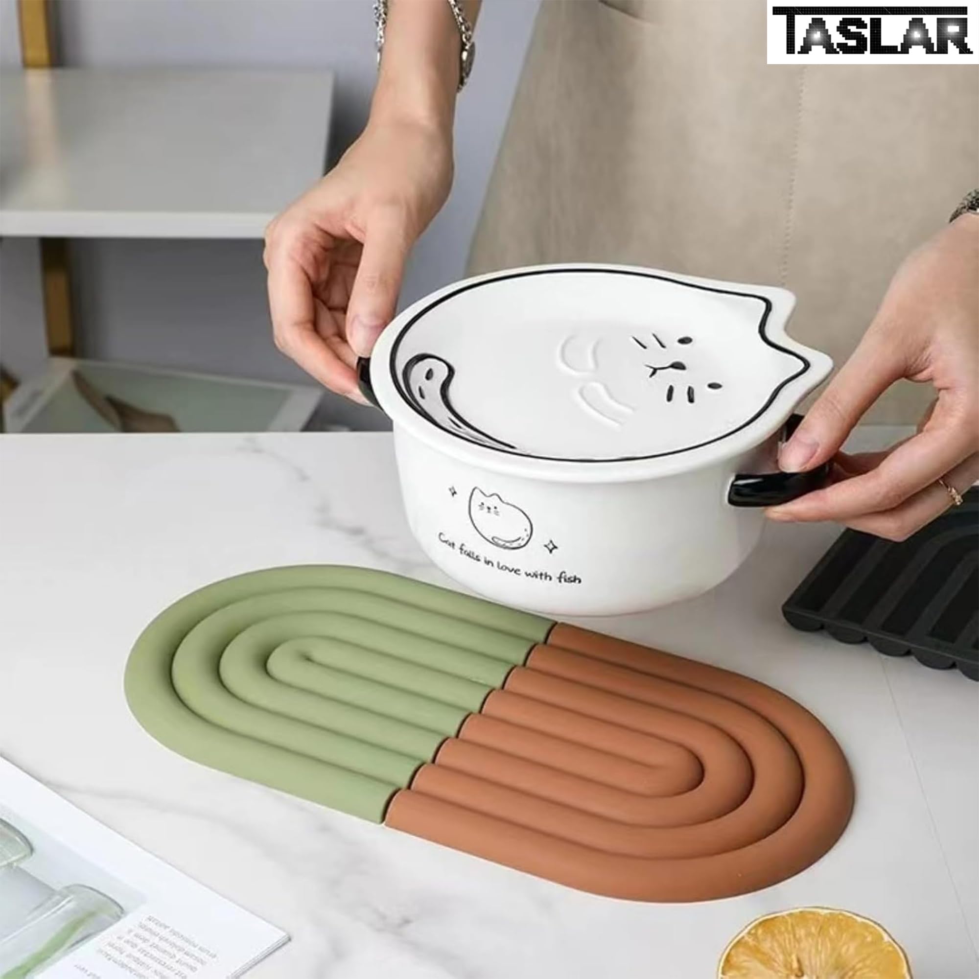 TASLAR Silicone Insulation Pad Colorful Placemat Pot Cup Mat Heat Resistant Thickening Anti-hot Creative Coaster for Countertops, Spoon Rest, Multipurpose Food Grade Thick Trivets (Brown) 2