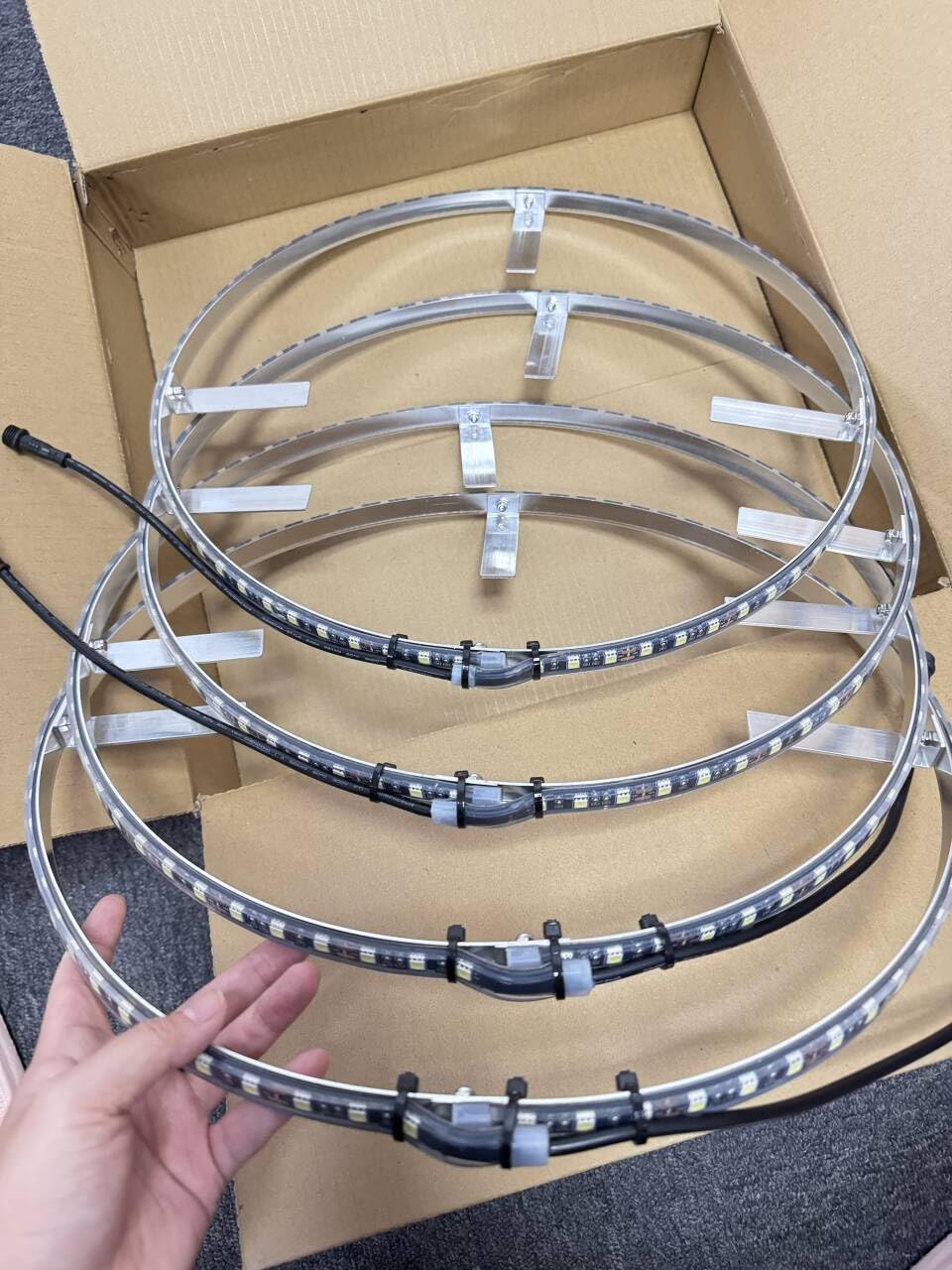 15.5 Inch LED Wheel Ring Lights, Single Row, Illuminated LED Set, Pure White, Rocker Switch+RF Remote Control, 14 Flash Patterns, Light up for Truck SUV Car