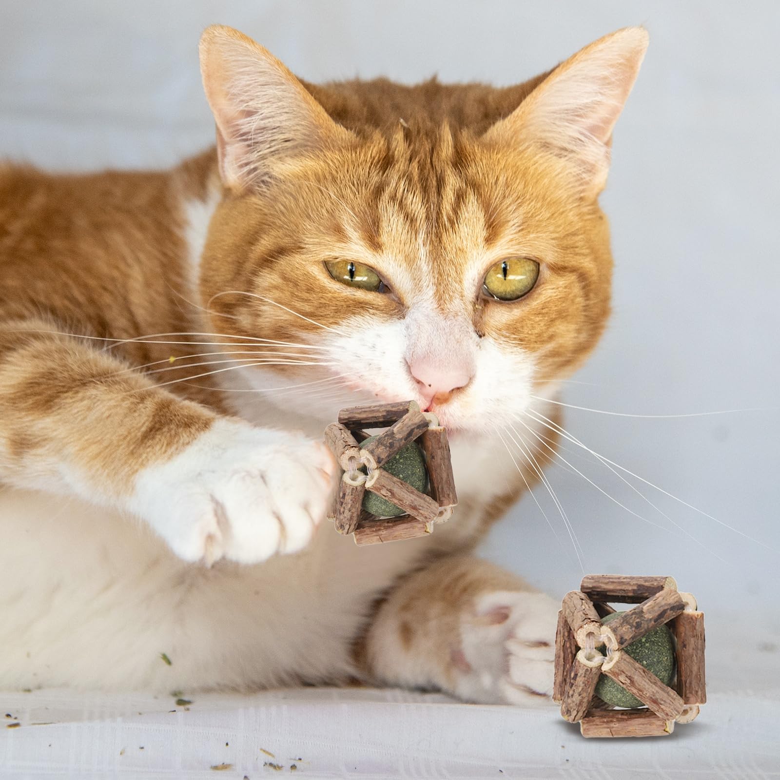 sourcing map Cat Chew Balls Natural Silvervine Stick Cage Ball, Interesting and Rotatable, Kittens Teeth Cleaning Chew Catnip Balls 45mm, (2 Pcs), Intended for Bedroom/Balcony/Feeding Area
