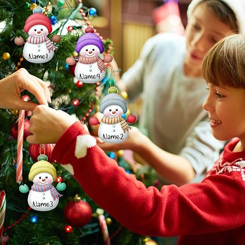 Miniatura 31 de Adornos de Navidad personalizados 2023, familia de calcetines rojos, familia de 2/3/4/5/6/7/8, adorno personalizado con nombres, adorno familiar