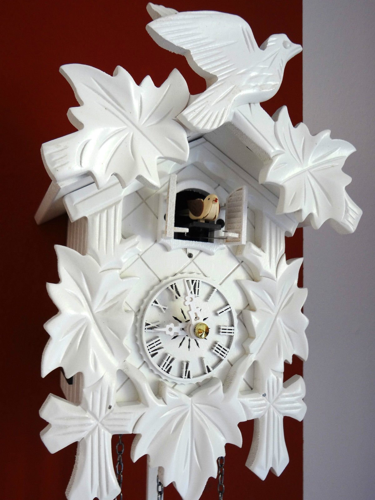 Engstler Weiße Schwarzwälder Kuckucksuhr Quarzwerk geschnitzt CLOCKVILLA HETTICH -Uhren
