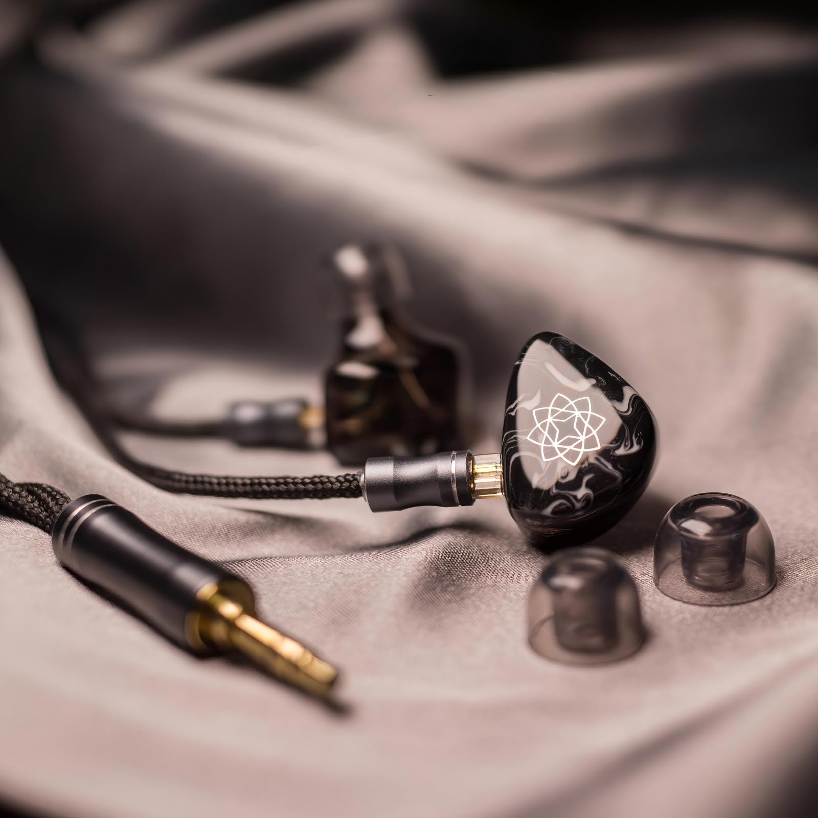 Amazon.com: syeindunce SeeAudio Bravery 4BA Drivers in-Ear Monitor