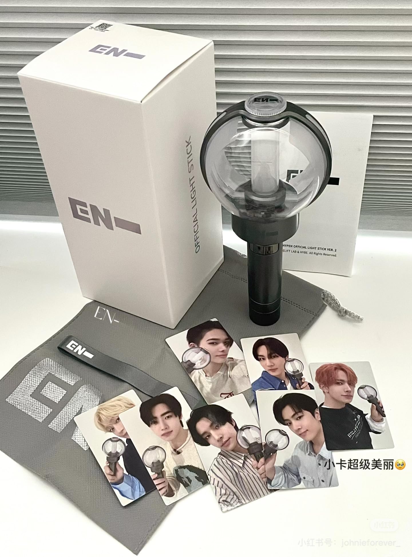 アイドル ENHYPEN OFFICIAL LIGHT STICK VER.2 s-l400.jpg