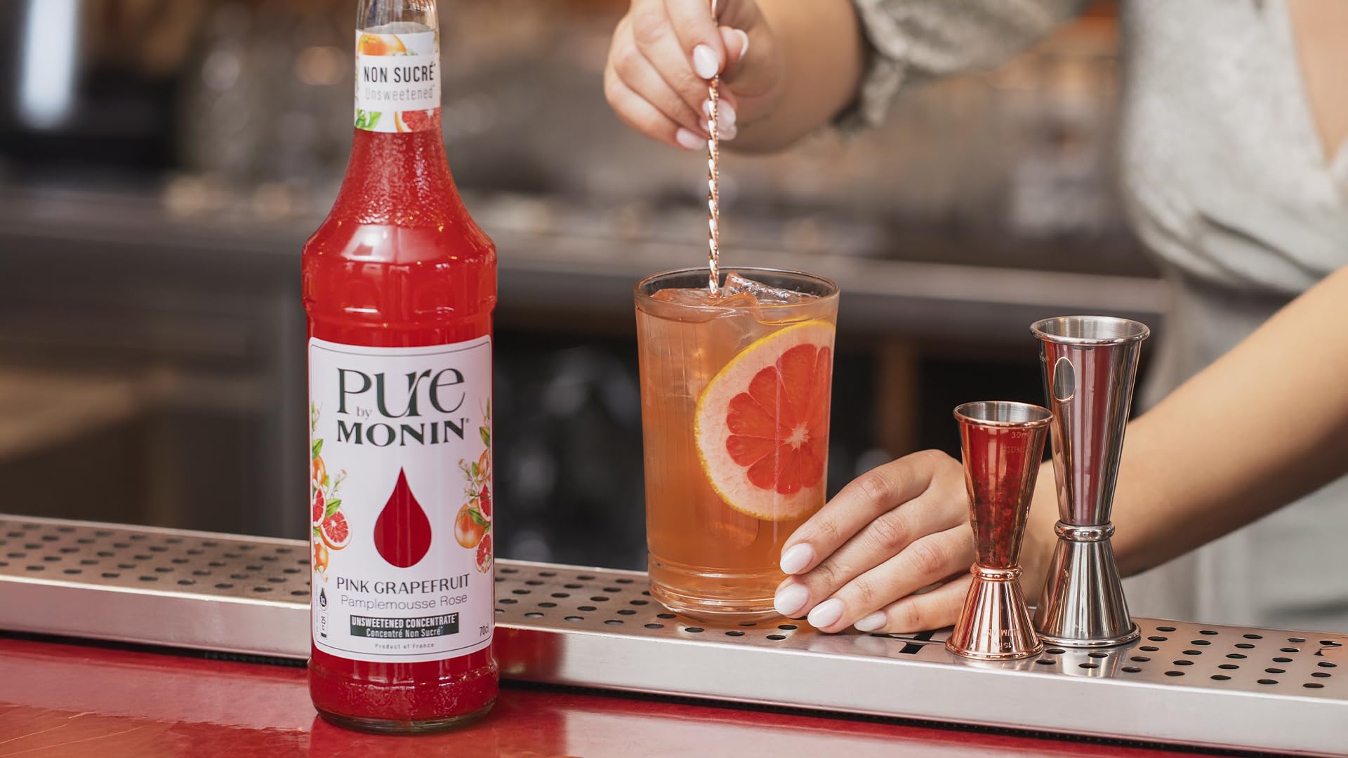 Monin Sirop de Pamplemousse Rose (1 x 0,7 L) – Pour cocktails – Boissons et desserts – Rafraîchissant – Saveur agrumes