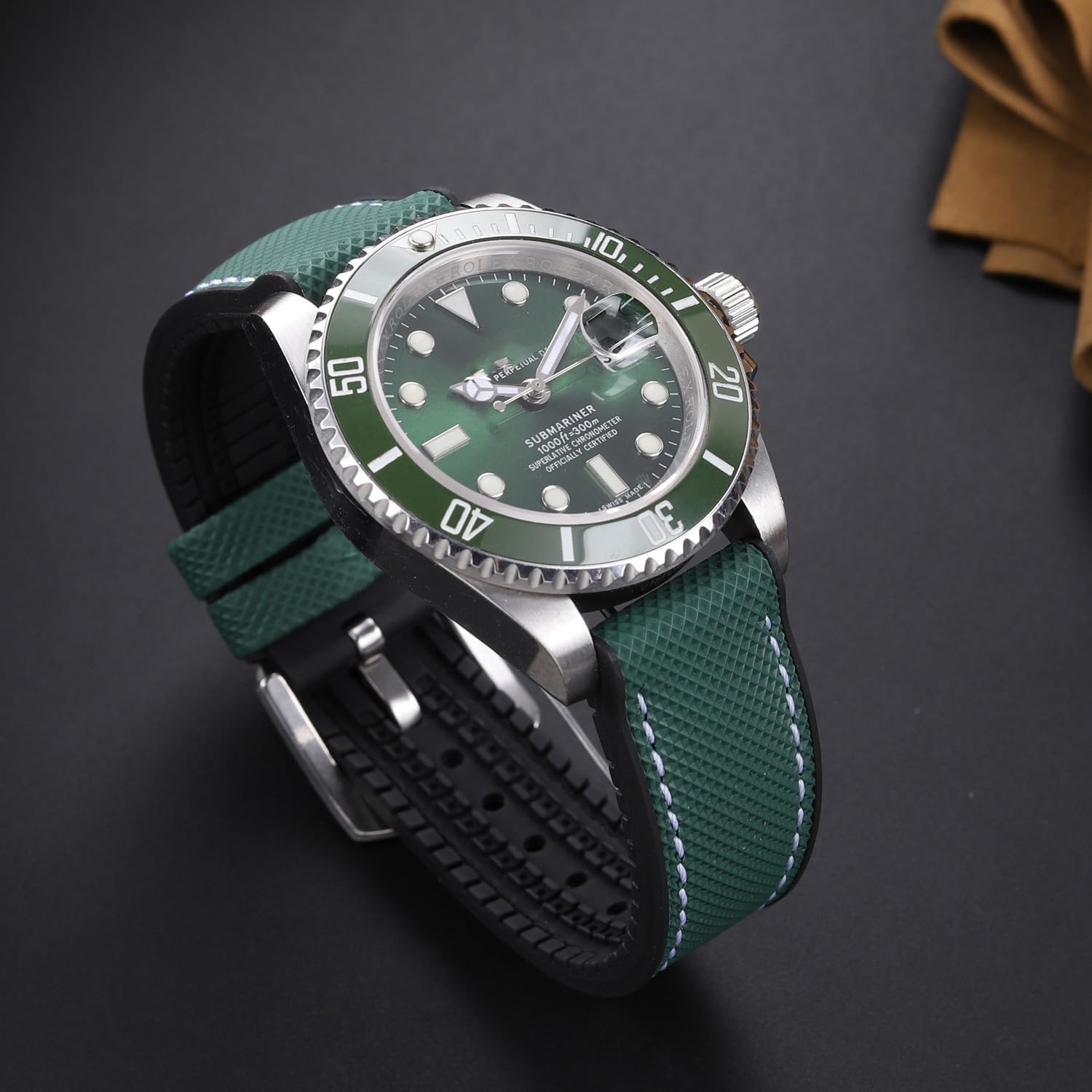 FKM Rubber Nylon Watch Band 20mm 22mm 24mm Fluororubber Waterproof Soft Breathable Durable FKM Rubber Watch Band Universal Replacement Band Strap for Men Women