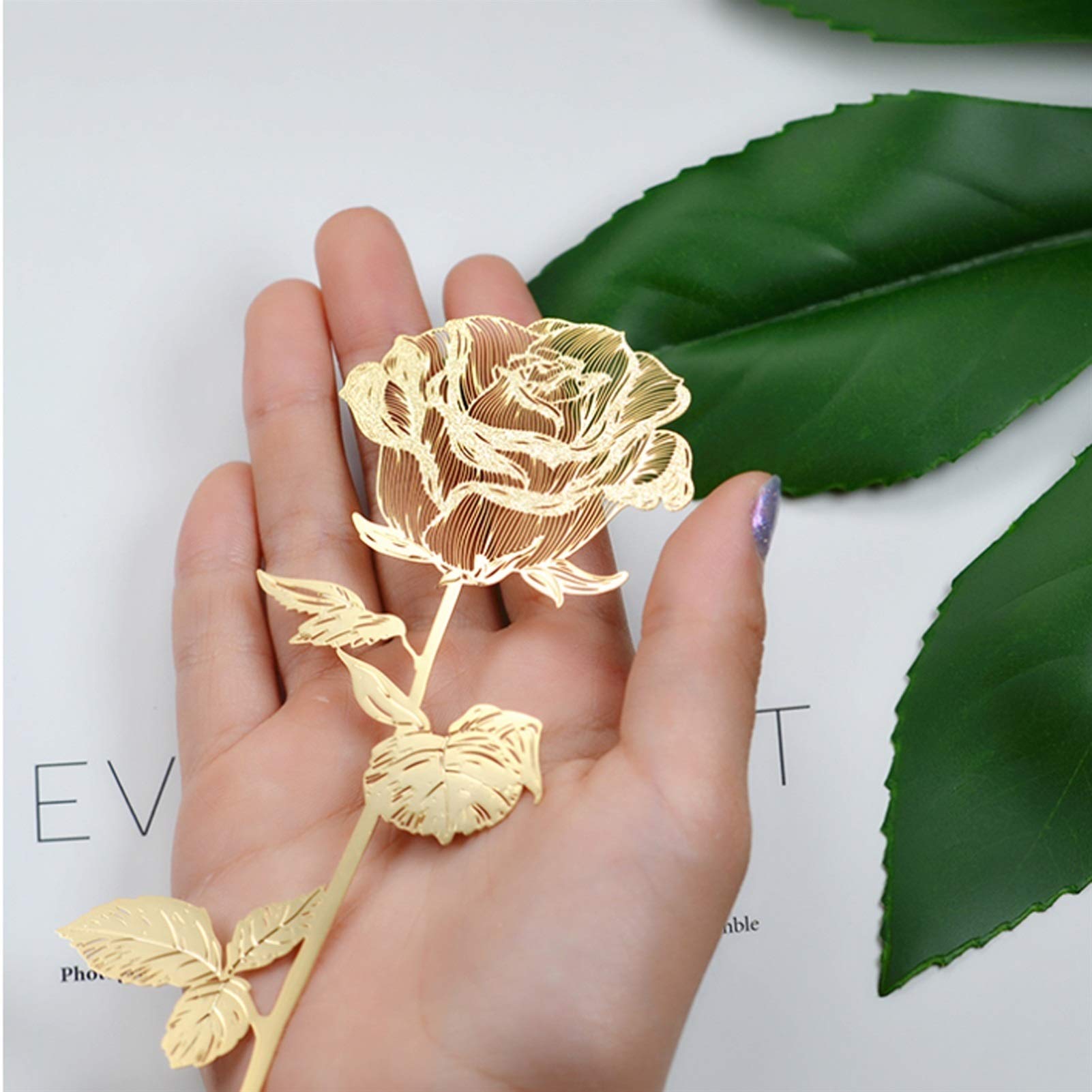zakładki Metal Rose Bookmark Kreatywny Exquisite Hollow Książki Znaki Prosta Elegancka Strona Markery Perfect Gift Dla czytelników Kobiety Przyjaciele Koledzy i Rodzina bookmarklet