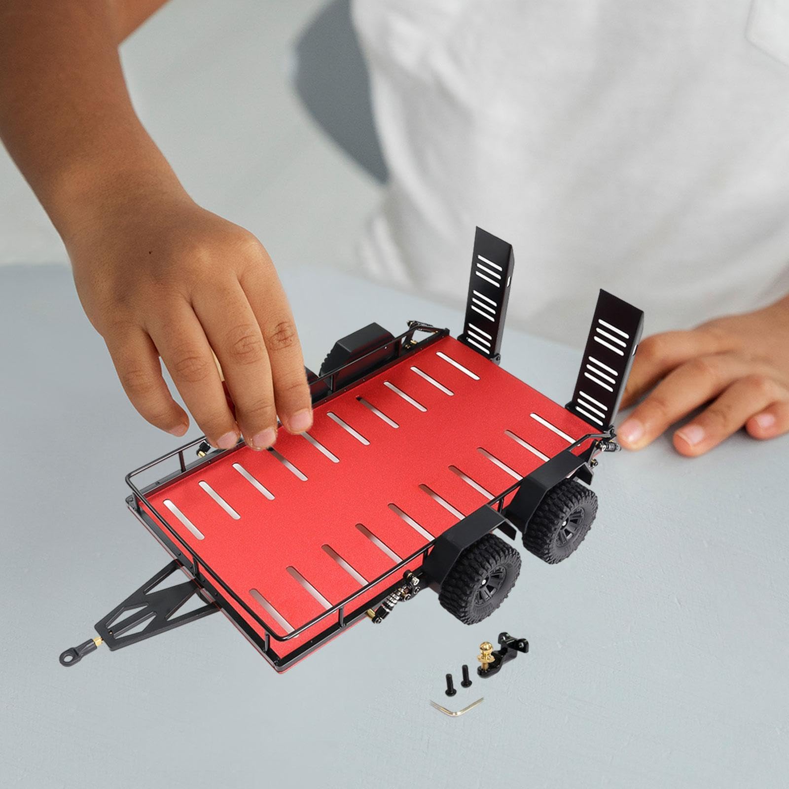 Remolque de metal estable para coche RC, piezas de mejora para | orugas 1/18: fácil de instalar, protege el chasis y es un accesorio sencillo.