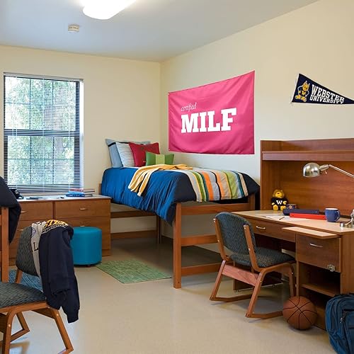 Miniatura 6 de Bandera certificada de MILF Pinky Funny College Dormitorio Banderas para niñas, niñas geniales para dormitorio, habitación, pared, meme para