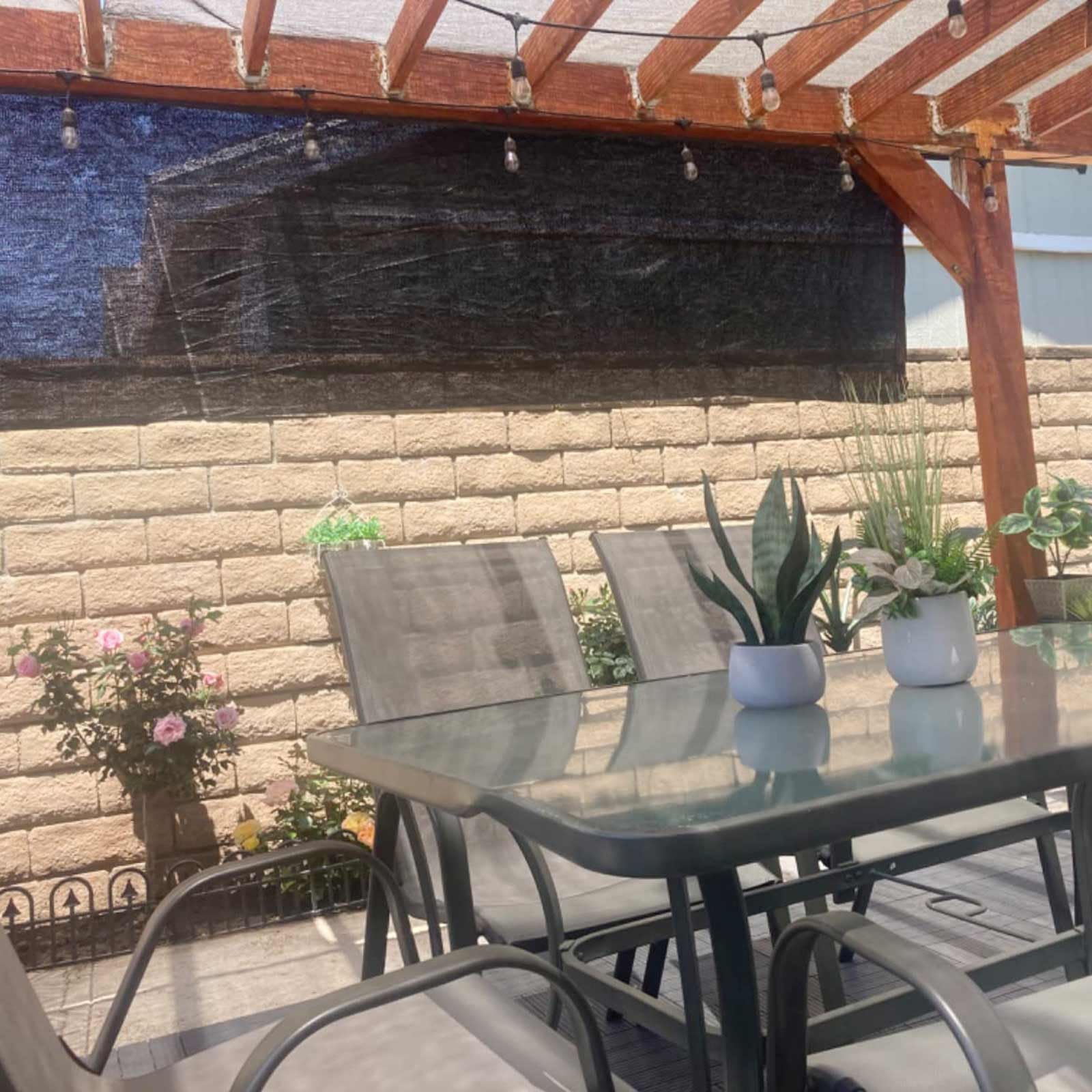 Lona de malla negra con ojales reforzados, 70% de protección UV para patio al aire libre, patio, invernadero, granero (4 x 10 m)