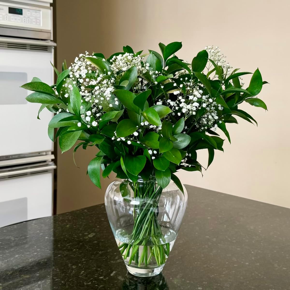 GlobalRose 60 Stems Fresh Fillers -30 Stems of Baby's Breath and 30 Stems of Ruscus- Fresh Flower Delivery for Baby Shower