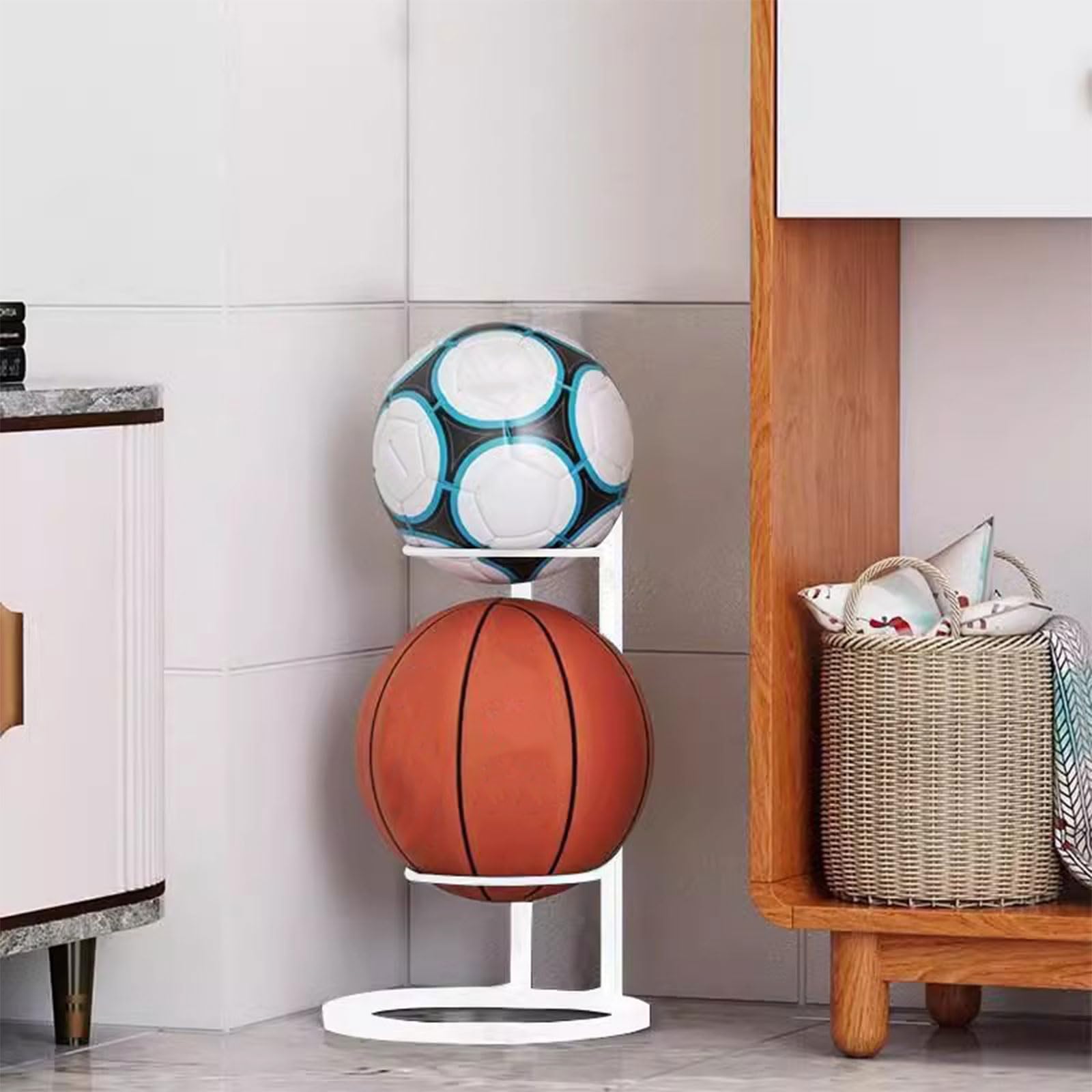 Scaffalatura multistrato in metallo, espositore per pallacanestro, calcio, pallavolo, attrezzatura versatile e sportiva