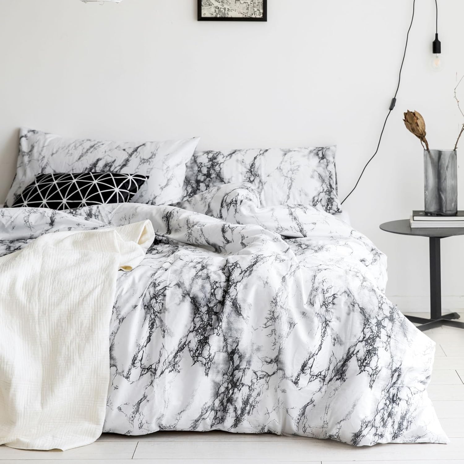 Wake In Cloud - Marble Comforter Set, Neutral Modern Aesthetic for Men Women, Soft Lightweight Bedding, 3 Pieces, Black White, Queen Size