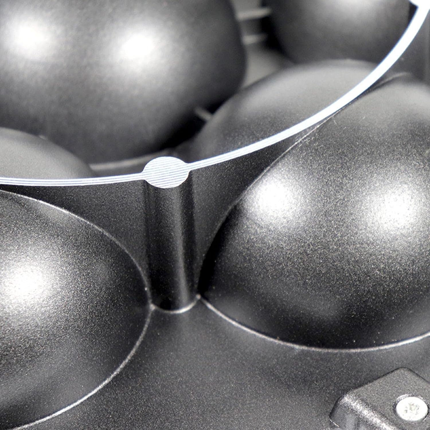 Cast Iron - 7 Cup Round Baking Pan | Large Muffin and Tray with Heat Retentive & Even Cooking Design for Scones, Cornbread, Muffins, Cupcakes and Brownies in Home Kitchen, Oven or Gril