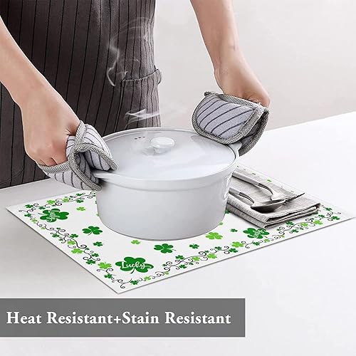 Vista 683 de Juego de 6 manteles individuales rojos para el día de San Valentín, diseño de corazón de San Valentín, resistentes al calor, lavables, manteles