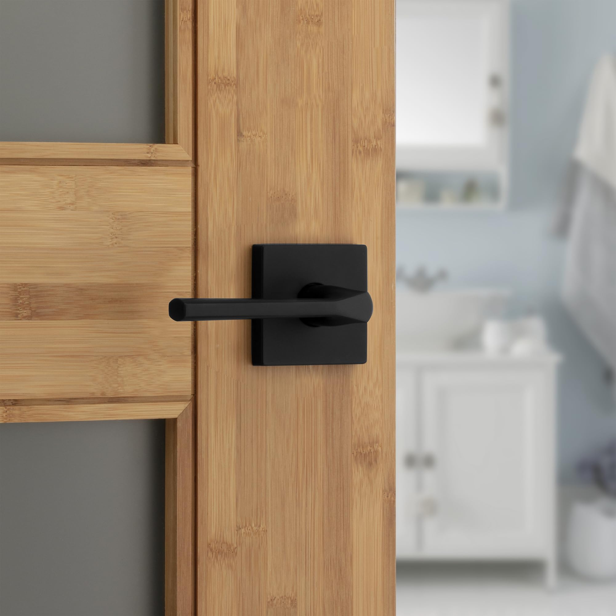 Kwikset Lisbon Round Entry Door Knob With Lock And Key, Secure Handle