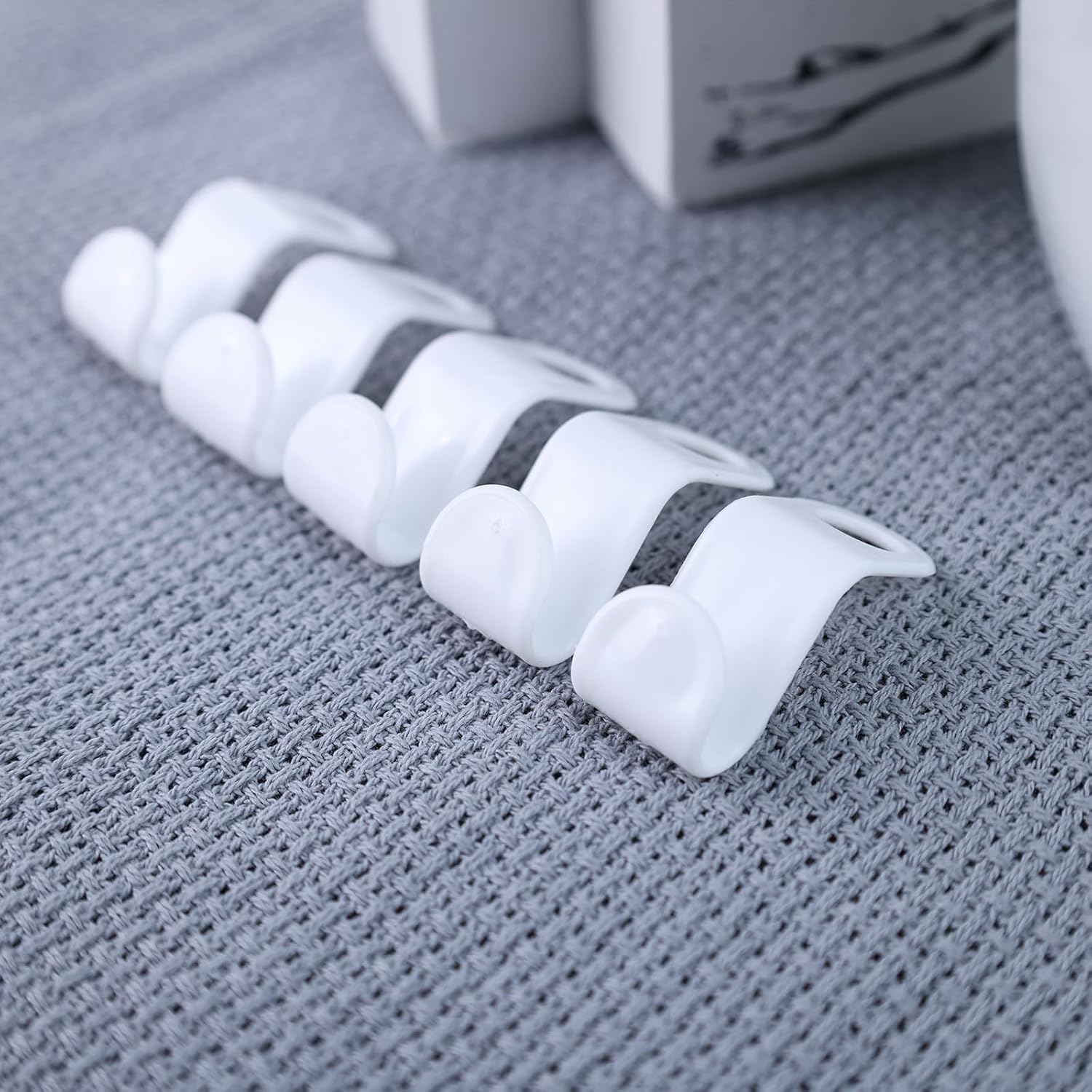 MCPINKY 50PCS Hanger Hooks, Hanger Connector Hooks Closet Space Savers for Hanging Clothes, White