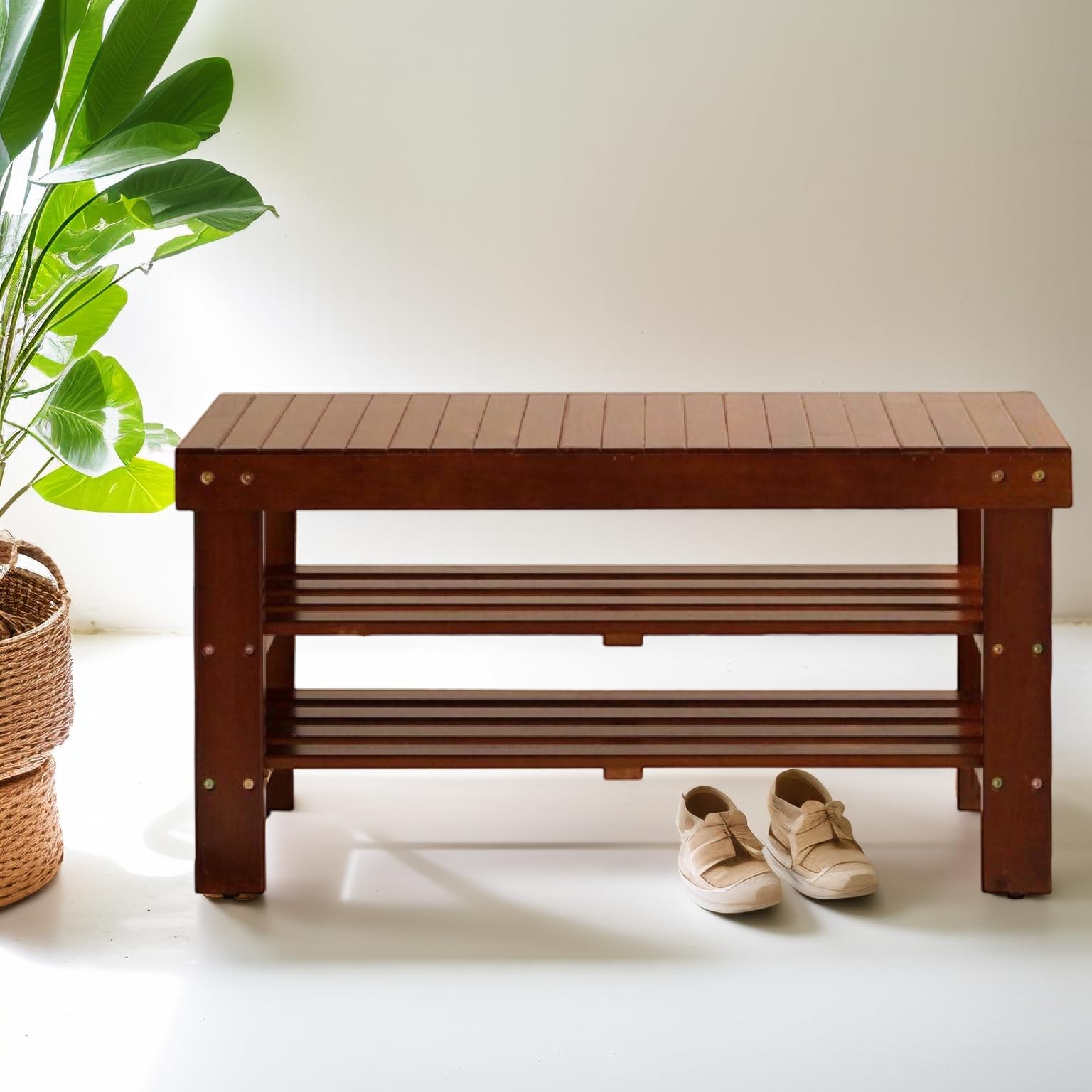 Banc à chaussures gain de place pour résoudre le désordre de votre entrée étroite