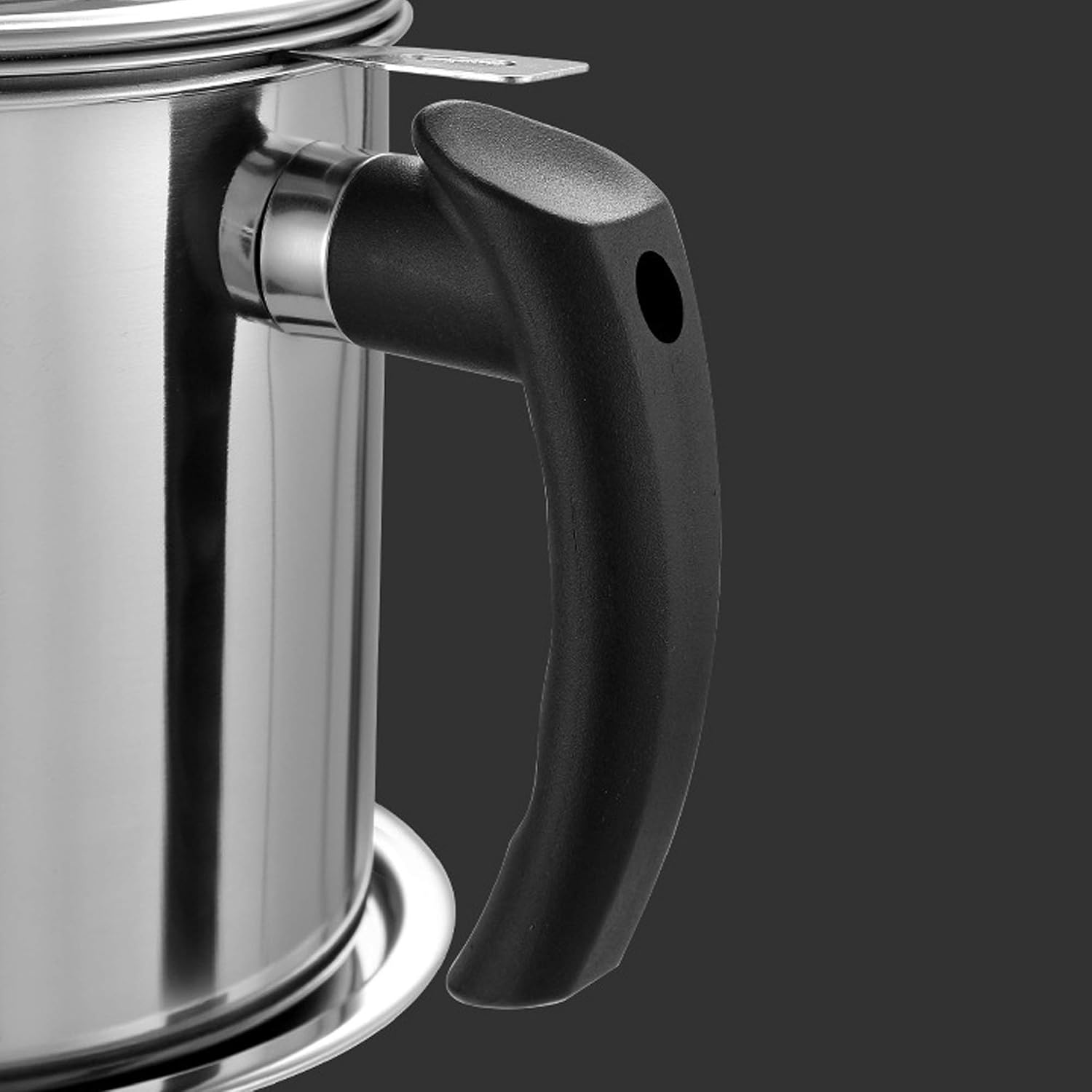 Frying Oil Pot Can with Strainer Bacon Grease Container with Fine Mesh Strainer 1.3L Oil Filter with Anti-scalding Handle and Coaster Tray Oil Storage Pot Can for Cooking Oil, Frying Oil Red