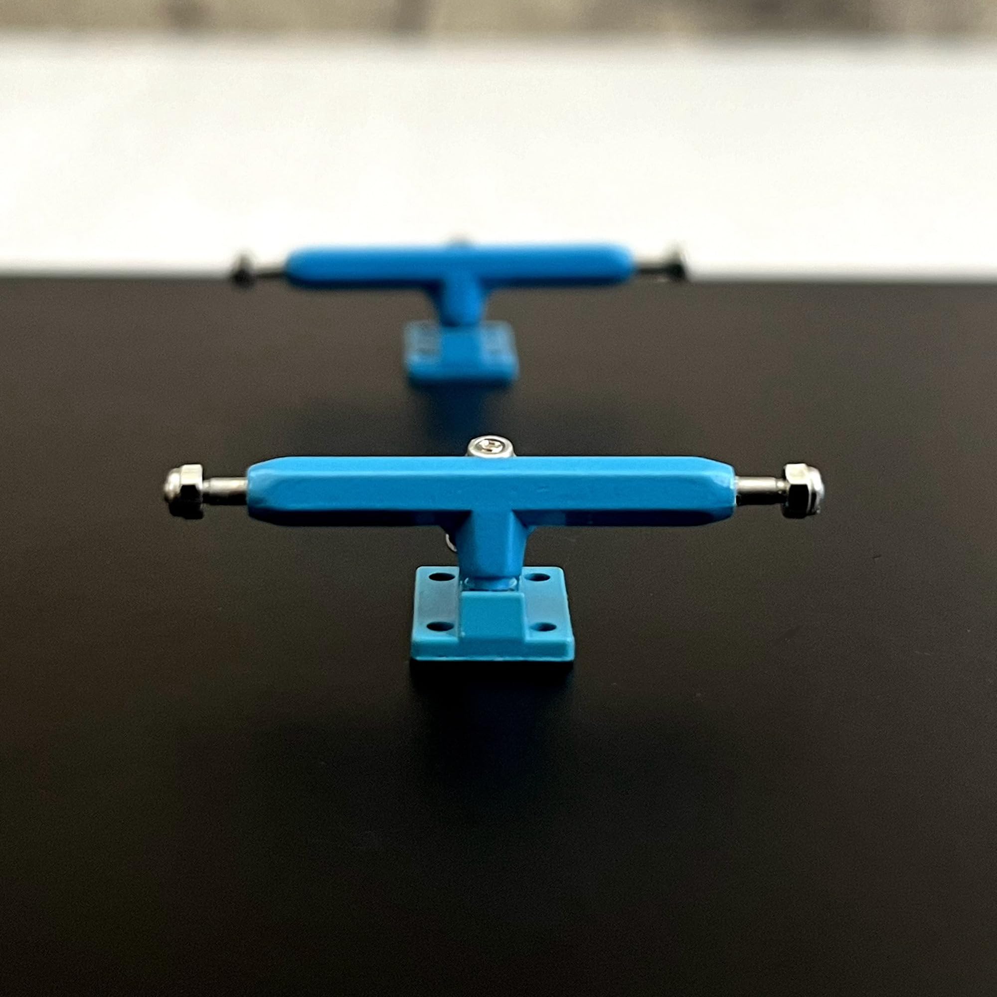 NOAHWOOD Pro Fingerboard 34mm Hex Truck (34mm Azure)