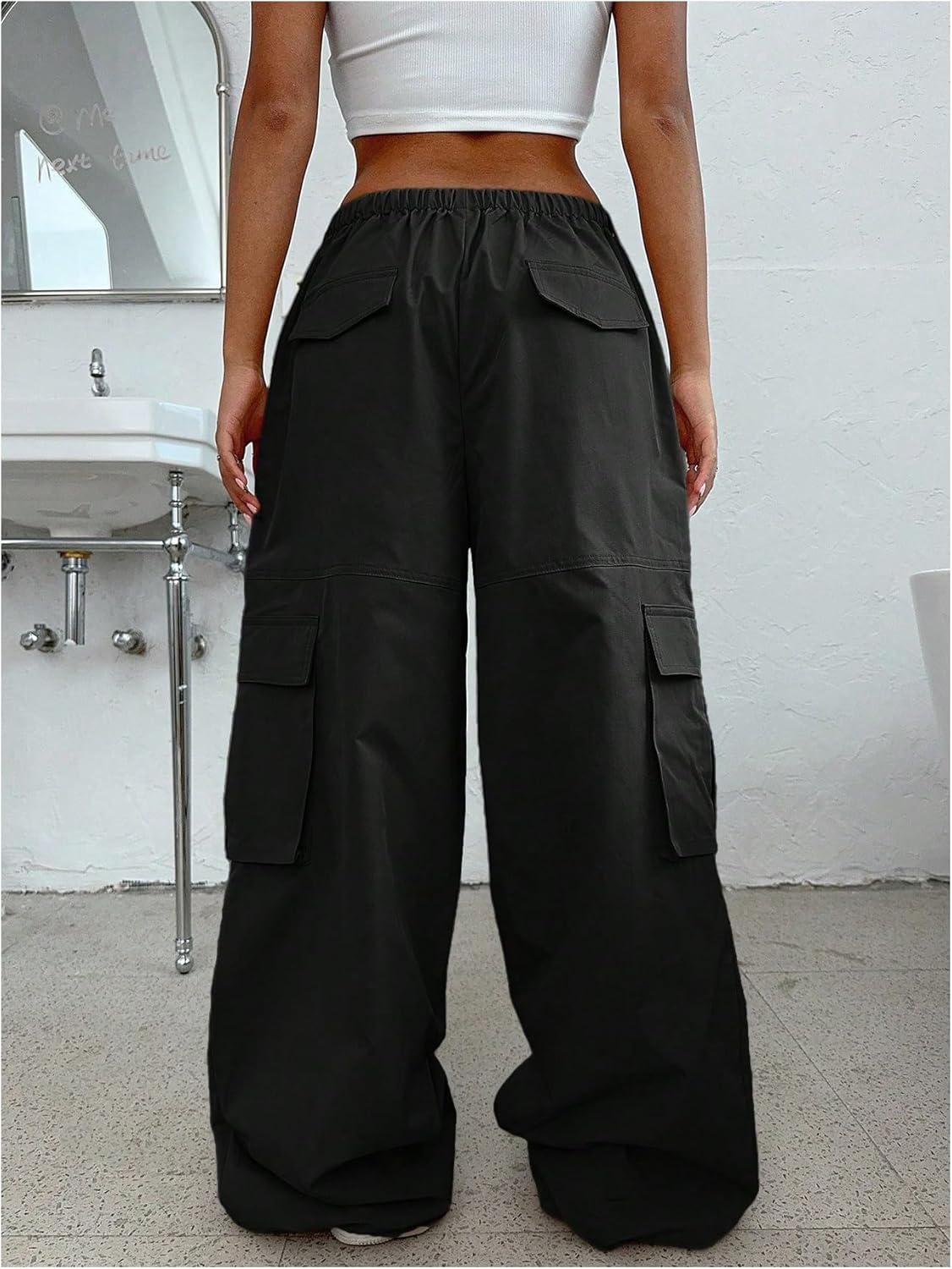 OYOANGLE Women's Low Waist Cargo Pants Wide Leg Y2K Parachute Trousers with Pockets - Image 4