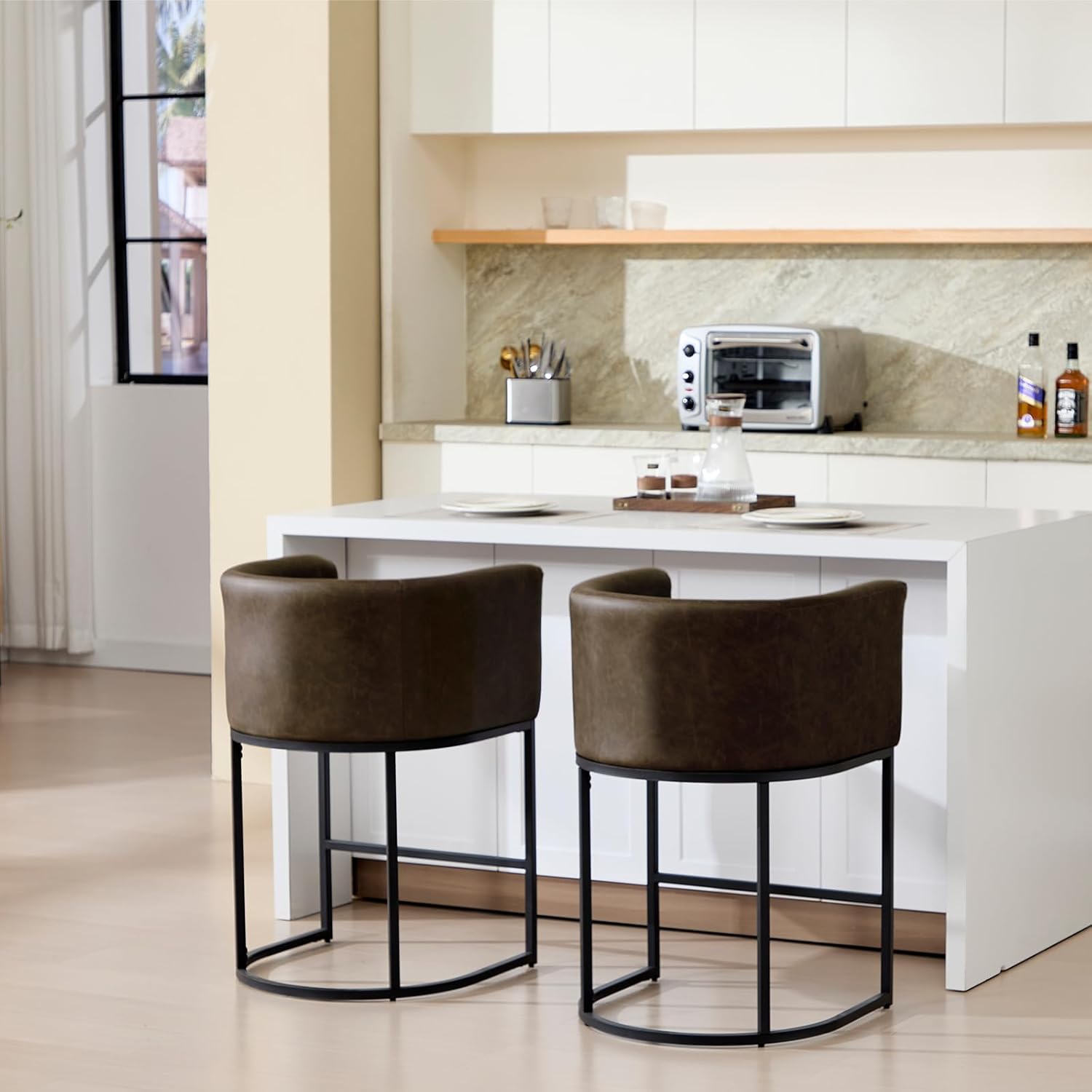 Upholstered Counter Height Bar Stools Set of 2, Modern Barrel Counter Stools with Arms, PU Leather Barstools Kitchen Bar Height for Island with Black Metal Frame, Brown