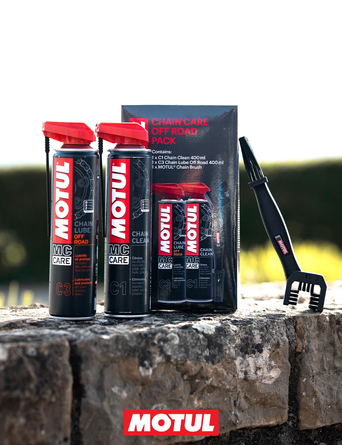 Motul - Kit d'entretien Chaîne Moto Tout-Terrain - Compatible O-Ring, X-Ring, Z-Ring - Nettoyant MC Care Chain Clean C1 400ml + Lubrifiant MC Care Chain Lube Off Road C3 400ml + Brosse Non Abrasive