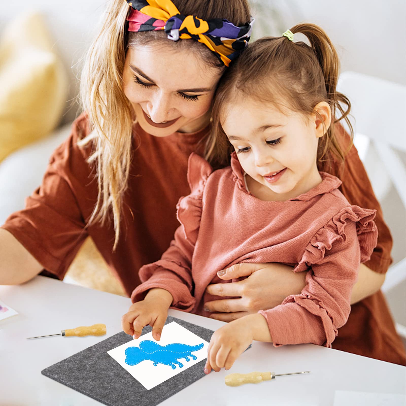 Lifuncren 2 Pezzi Punteruolo e Tappetino per Bambini Kit 20 x 15 cm, Punteggiare Kit, Bambino Tappetino Feltro per Bambini Tappetini Feltro per Punteruoli Cucito e Fai da Te (2 Colori