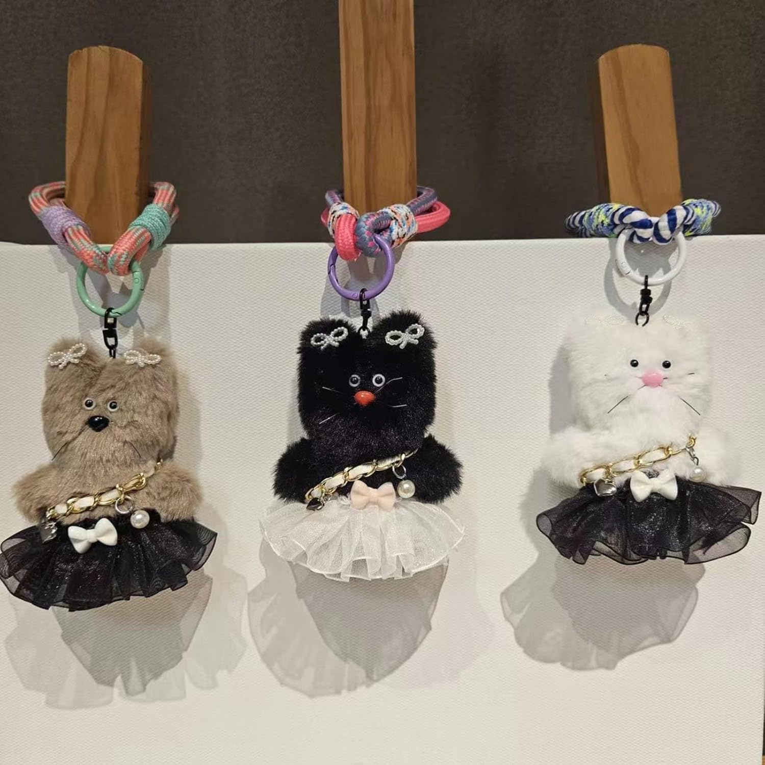 ぬいぐるみダムダムキャットキーチェーン &ndash; 愛らしいソフトでかわいい猫のアクセサリー。バッグや鍵、ハンドバッグに最適なチャーム。,