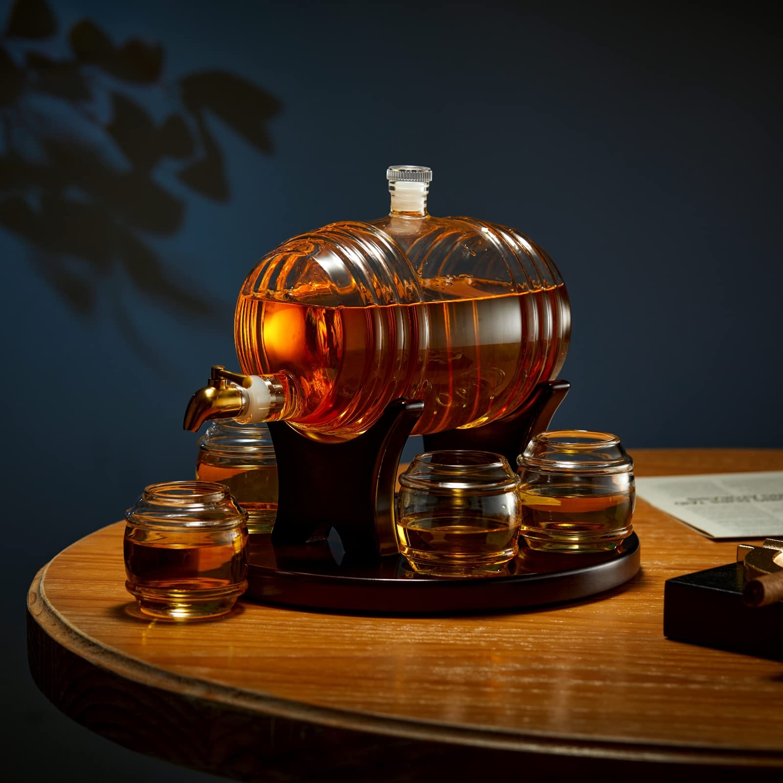 Juego de decantador de barril de whisky para bar en casa, regalos de cumpleaños únicos para hombres y papá, dispensador de licor de barril de 1.3 litros con 4 vasos para bourbon, whisky 5