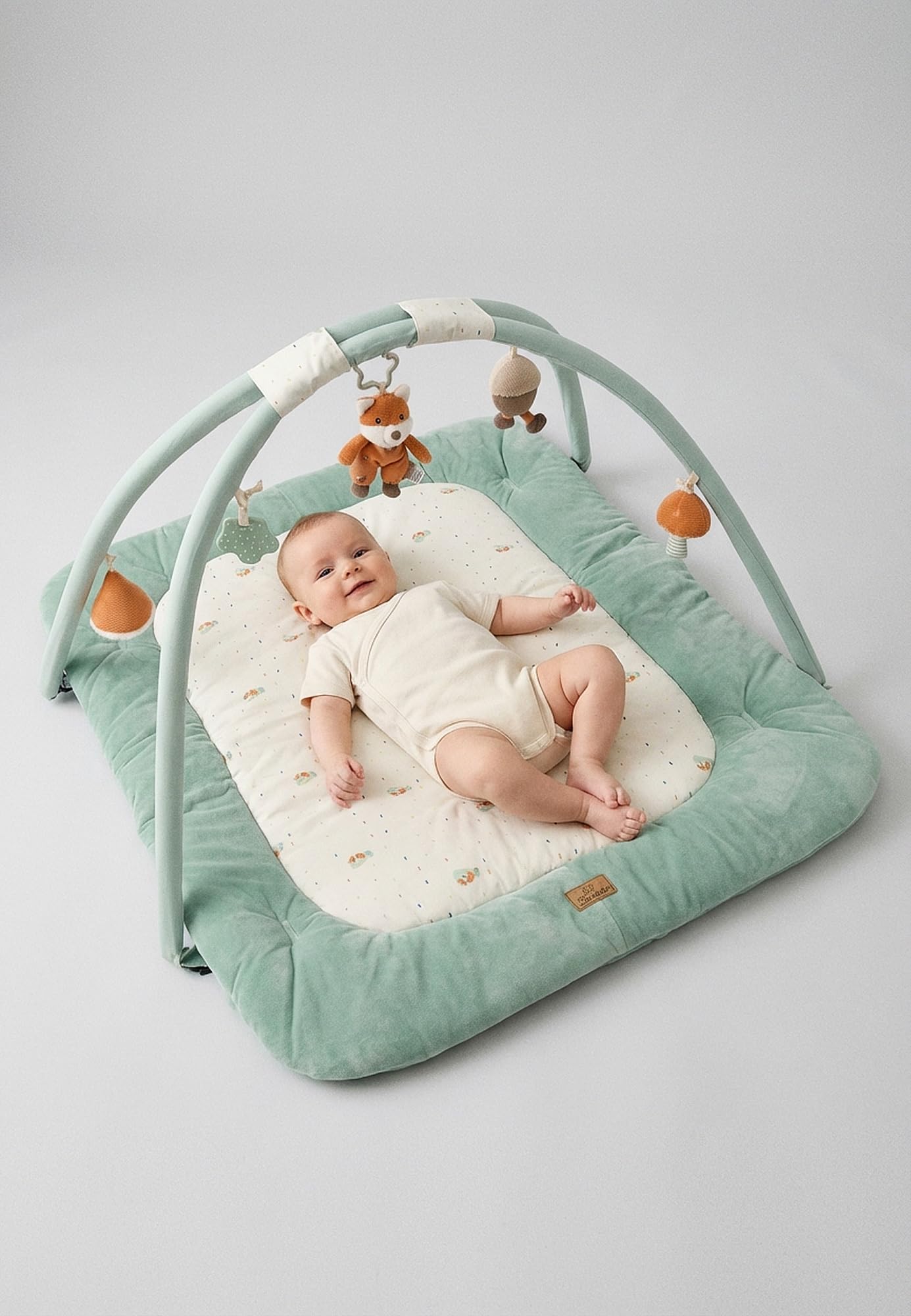 Sterntaler Spielbogen Fuchs Filou 100x80 cm - wattierte Krabbeldecke - Baby Spieldecke mit Bogen & abnehmbarem Spielzeug - mit Spiegel, Rassel & Beißring - Activity Decke - unisex- lichtgrau