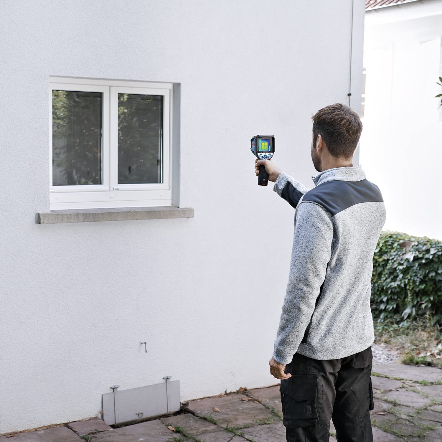 Bosch Professional 12V Cámara térmica GTC 600 C (2 baterías de 12 V, con aplicación, rango de temperatura: de -20 °C a +600 °C, resolución: 256 x 192 px, bolsa protectora) - Amazon Exclusive Set