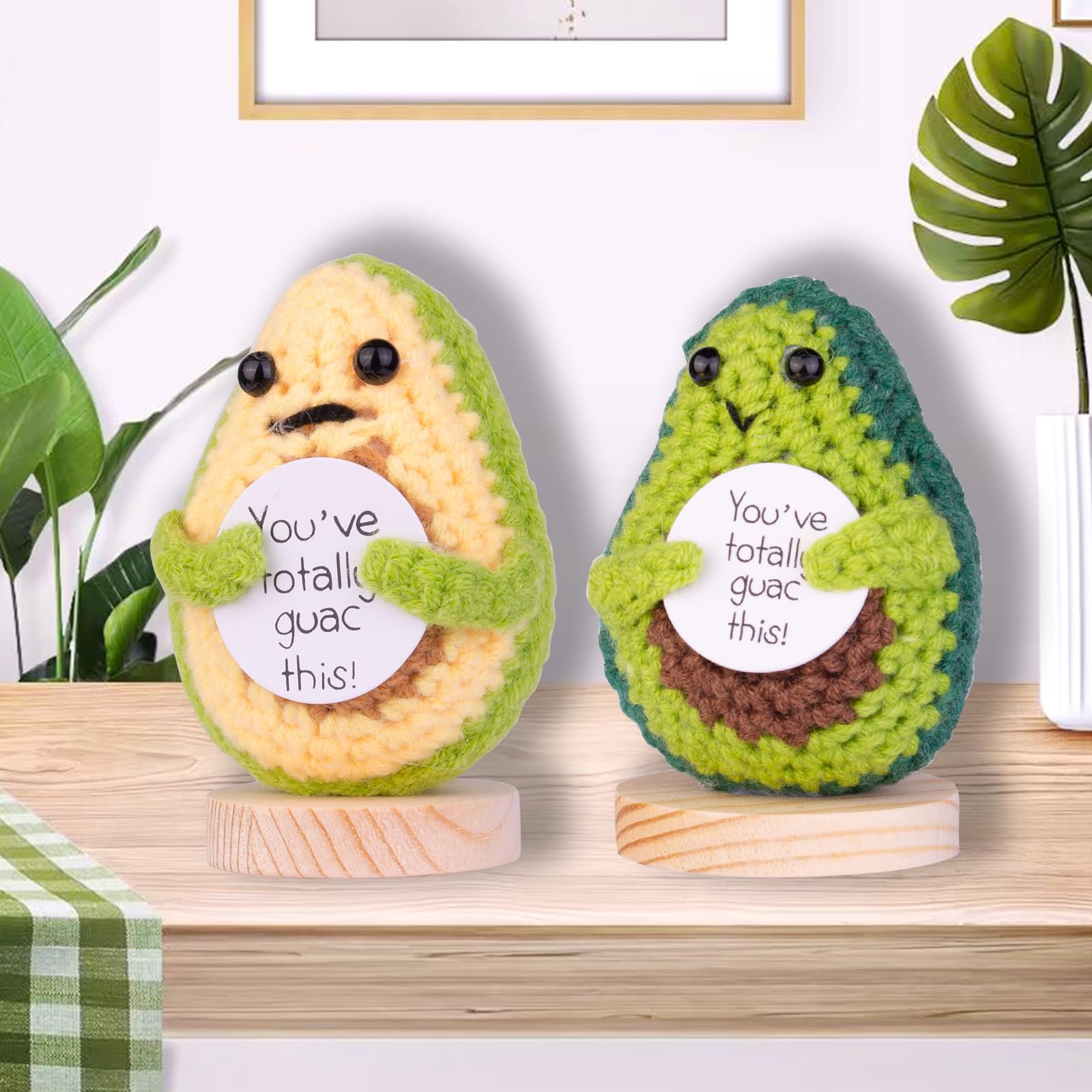 Handgefertigte Avocado-Ananas-Geschenke – Lustige Häkelpuppen Mit Holzsockel, Auto-Deko & Motivationskarten