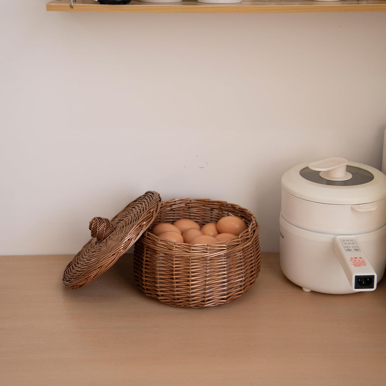 Handwoven Wicker Egg Basket with Lid, Round Farmhouse Rustic Collecting for Kitchen, Chicken Coop & Fruit