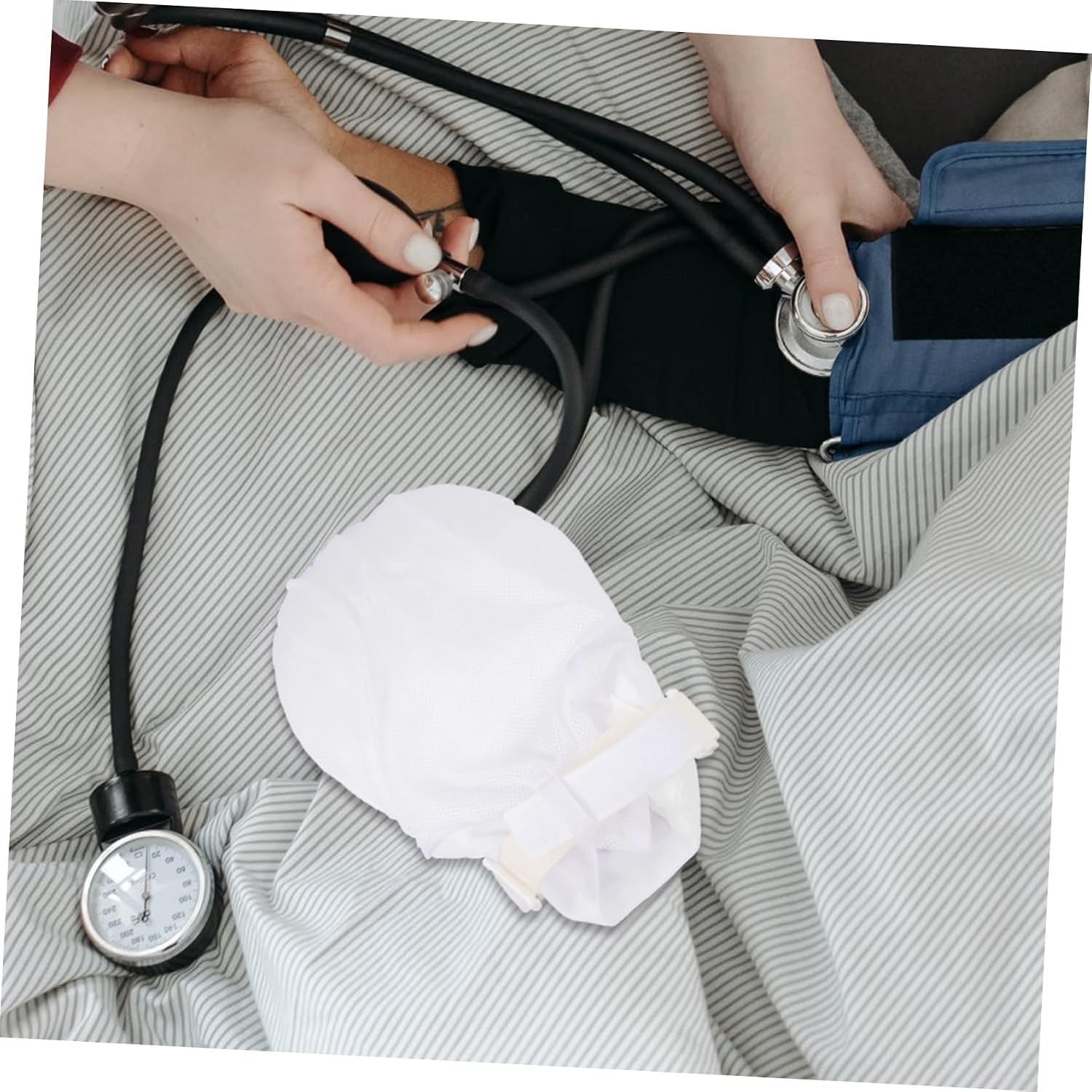 Breathable Glove for Elderly Patients Soft Finger Control Mitts to Prevent Scratching and Self-Injury and Washable for Bedridden Care