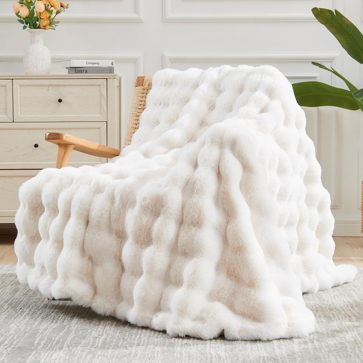 NEWCOSPLAY Faux Fur Throw Blanket Ivory Luxury Fluffy Thick Warm Bubble Blanket for Couch Sofa Bed 1000GSM (Ivory Bubble Thick, Throw(50"x60"))