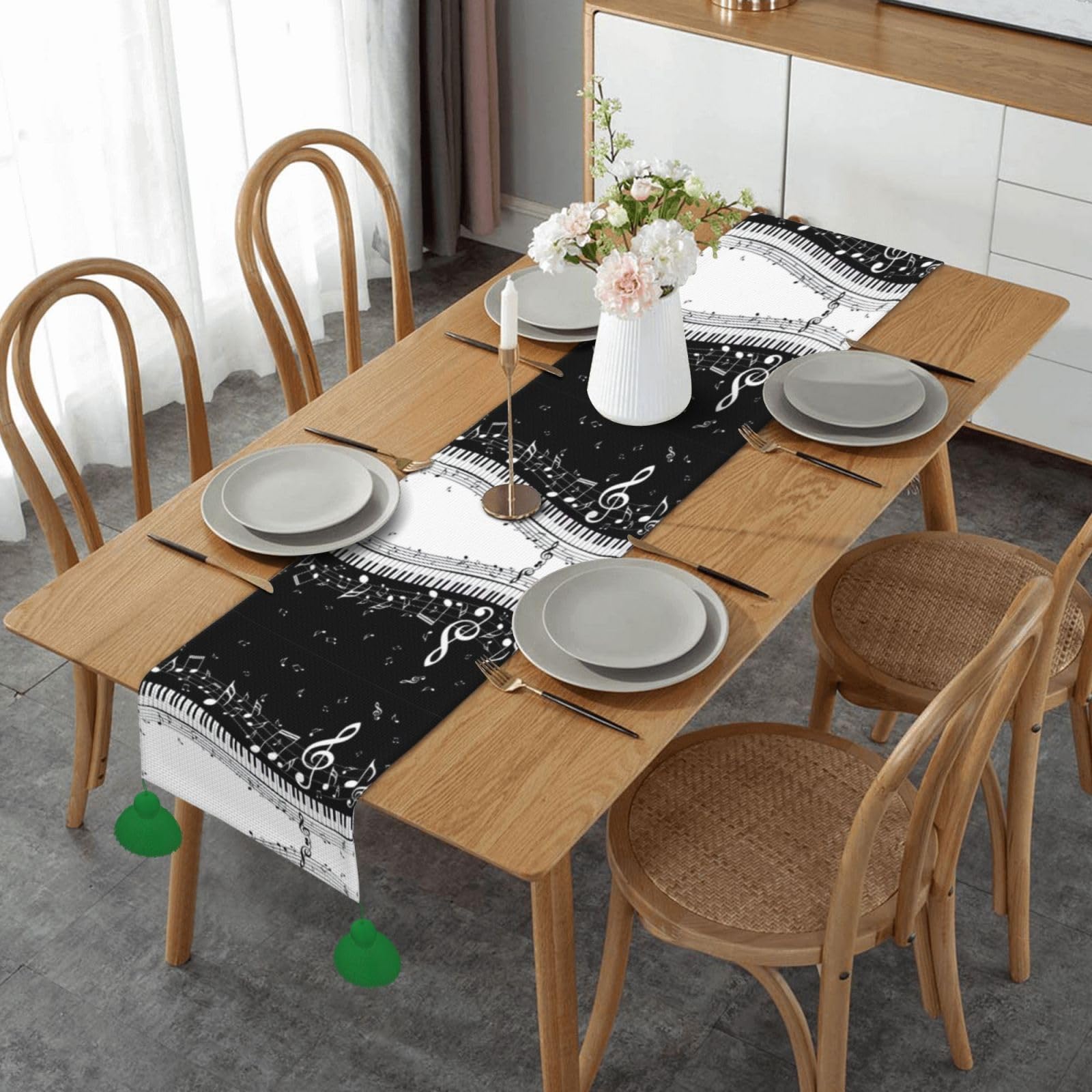 Chemin de table musique noire et blanche pour déco de Noël rustique