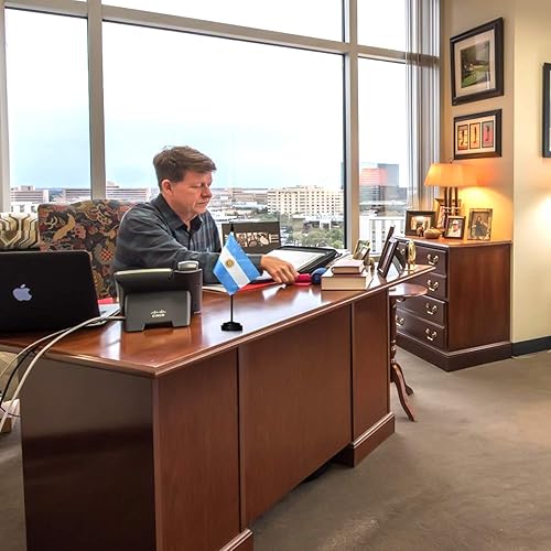 Miniatura 4 de Anley Juego de banderas de escritorio Argentina Deluxe  Bandera de escritorio argentina en miniatura de 6 x 4 pulgadas con poste sólido de 12