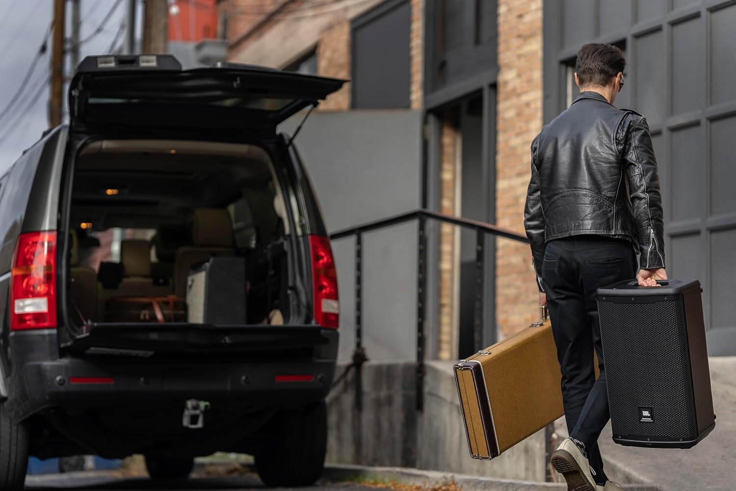 JBL Professional EON712 Powered PA Speaker, Loudspeaker with Bluetooth, 12 inch,1300 Watt, Corded Electric, Black - Image 14